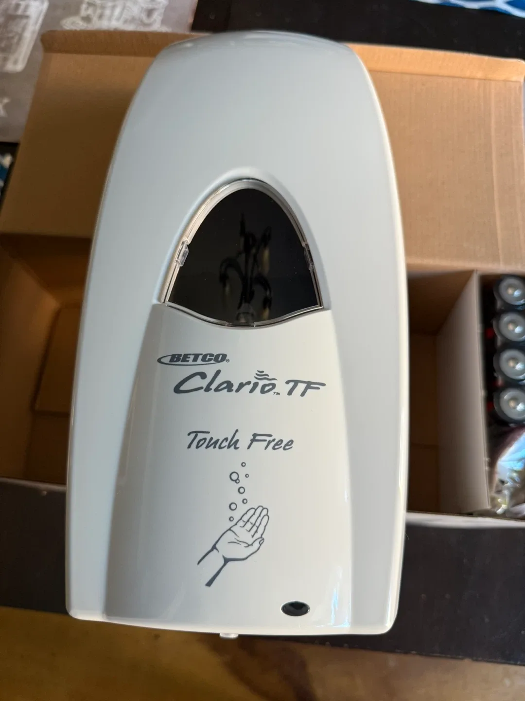 BETCO Clario.TF Foaming White Touch Free Dispenser image indicator(4)