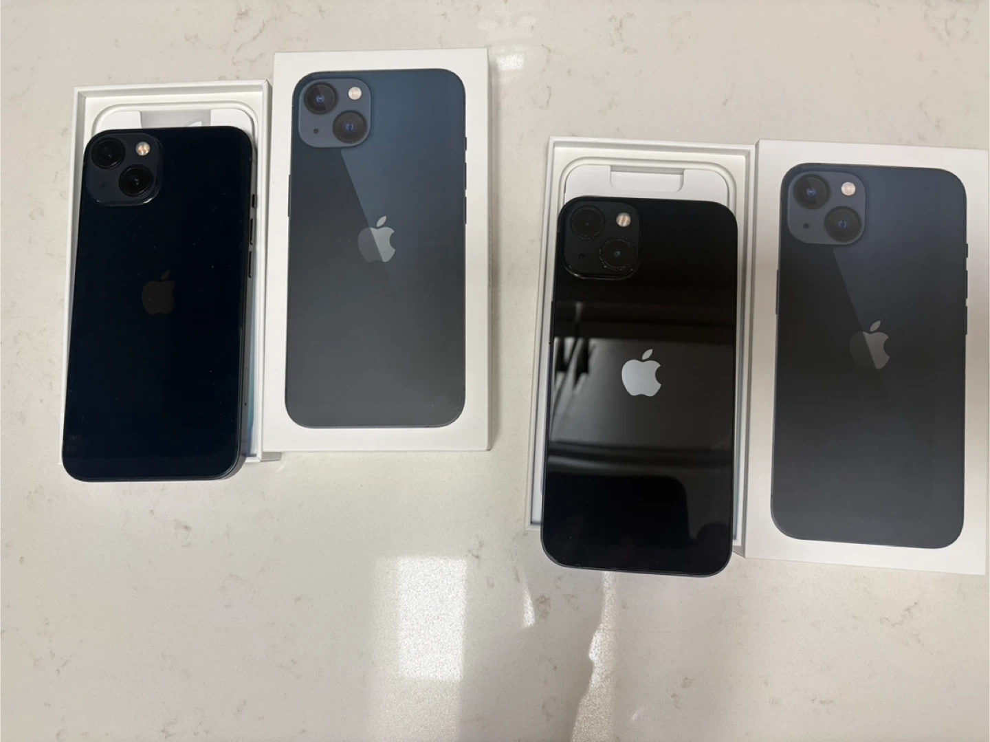 2 iPhones 13 Midnight - Box and Charger Included