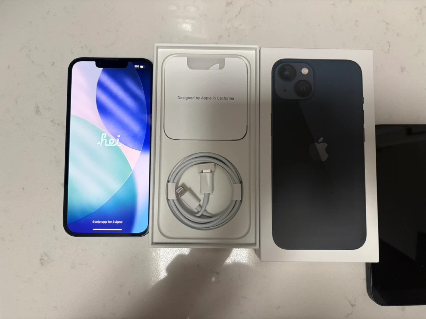 2 iPhones 13 Midnight - Box and Charger Included - photo 2