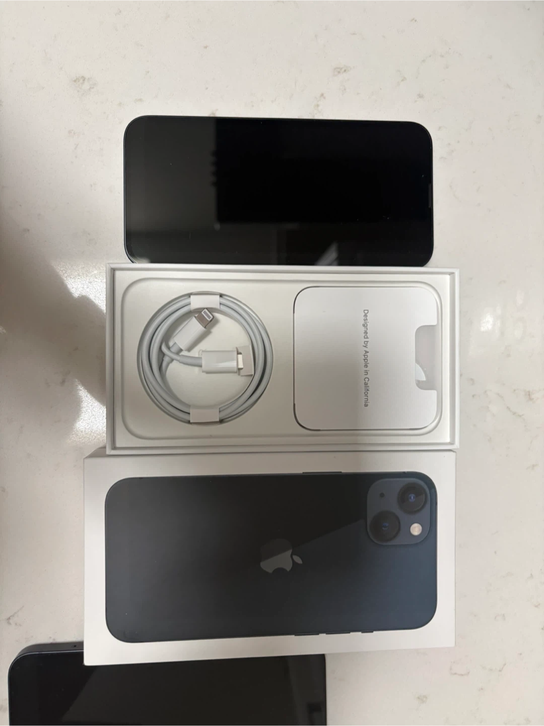 2 iPhones 13 Midnight - Box and Charger Included - photo 4