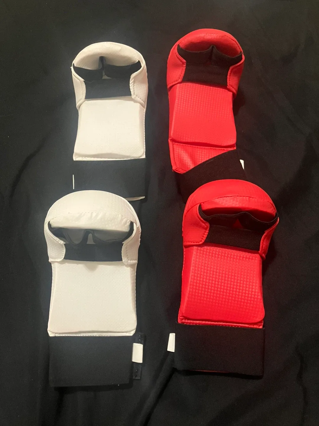 PUNO Karate Sparring Gloves - Red & White