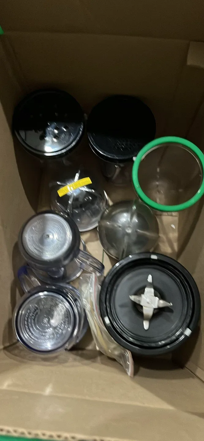 Magic Bullet Single Shot Blender with many accessories image indicator(2)