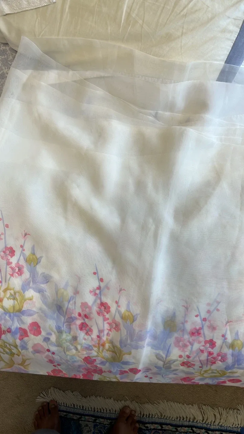 2 INDIAN Sarees - Assorted Colours and Designs image indicator(8)