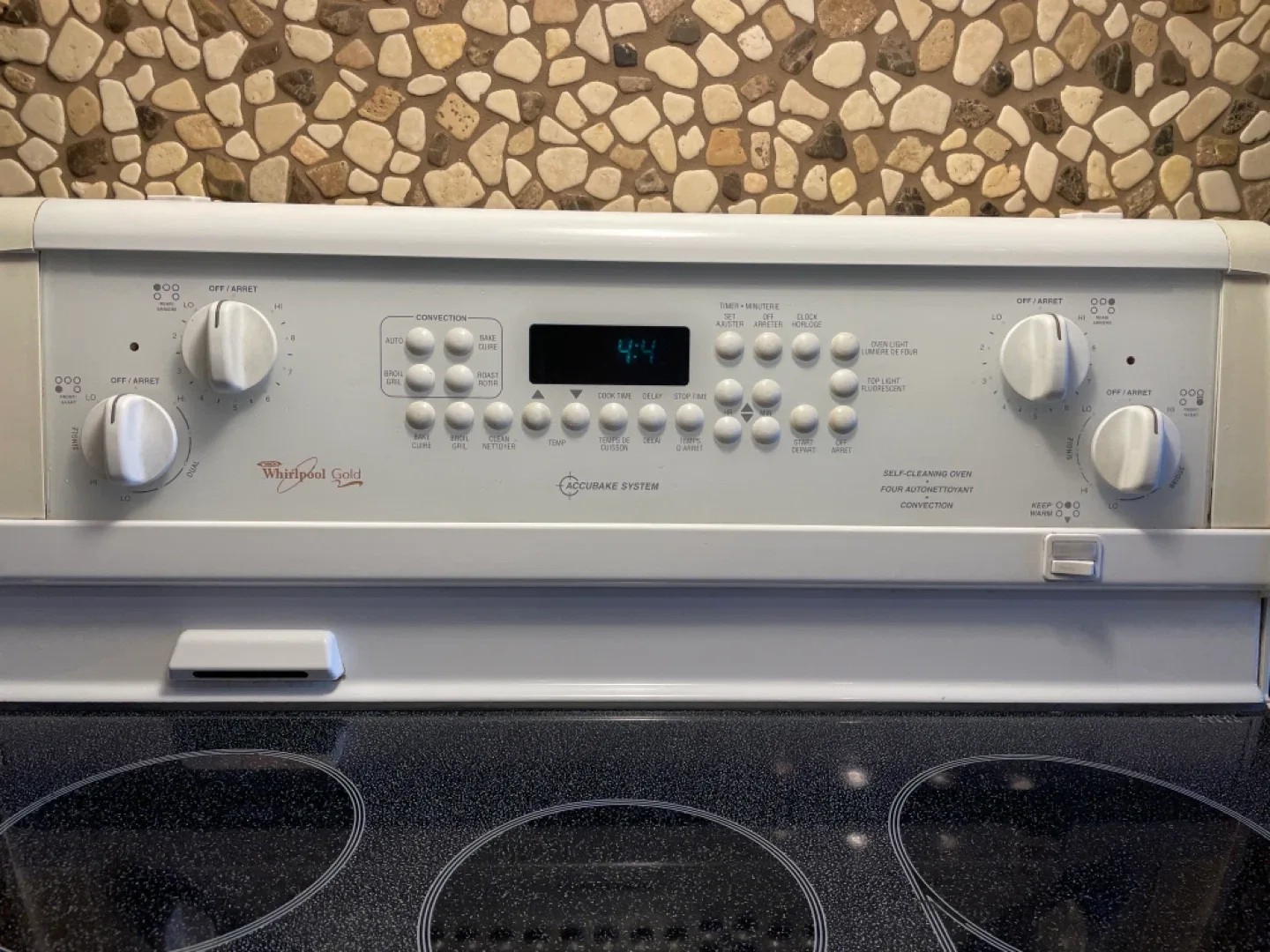 Whirlpool Gold AccuBake Electric Range image indicator(3)