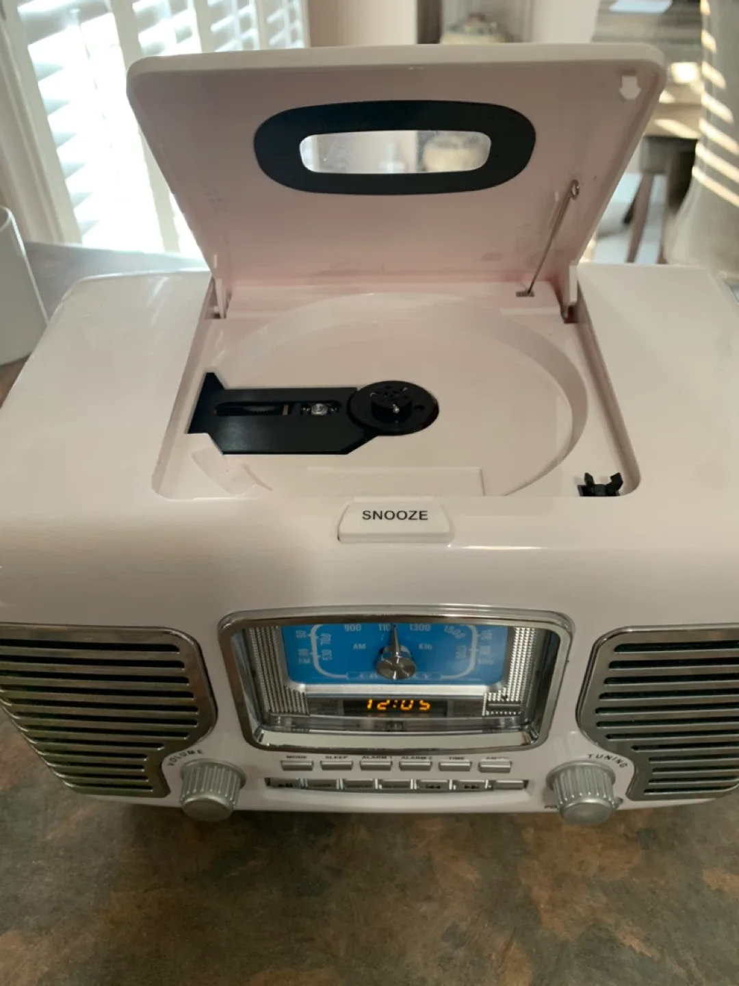 Crosley CR612B Corsair Radio - White image indicator(2)