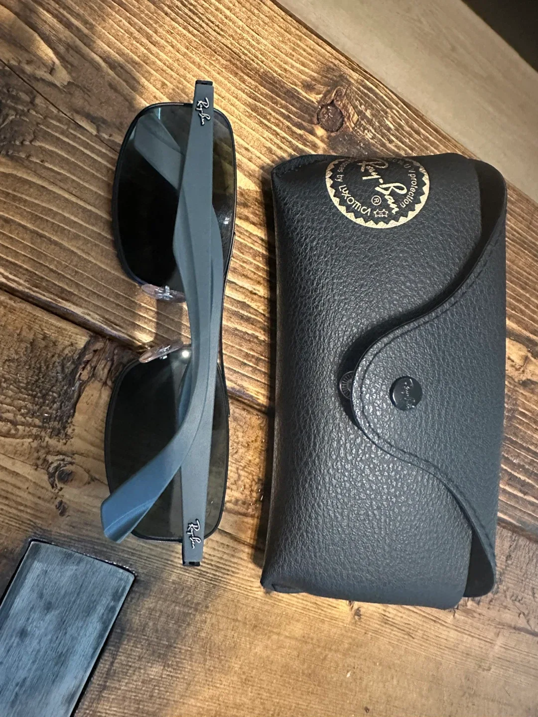 Ray-Ban RB3527 Sunglasses with Case image indicator(3)