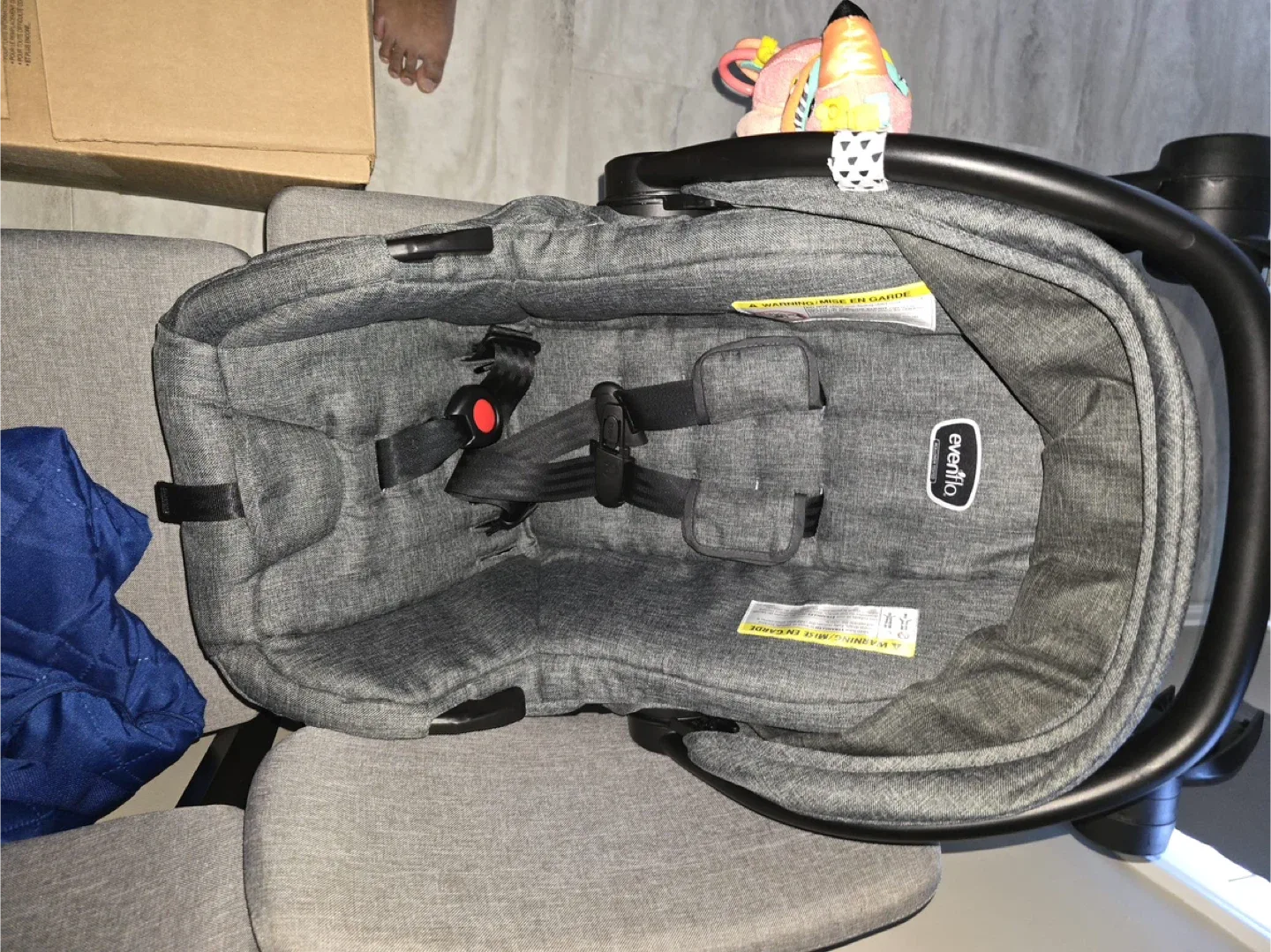 Evenflo LiteMax Infant Car Seat with Base image indicator(4)