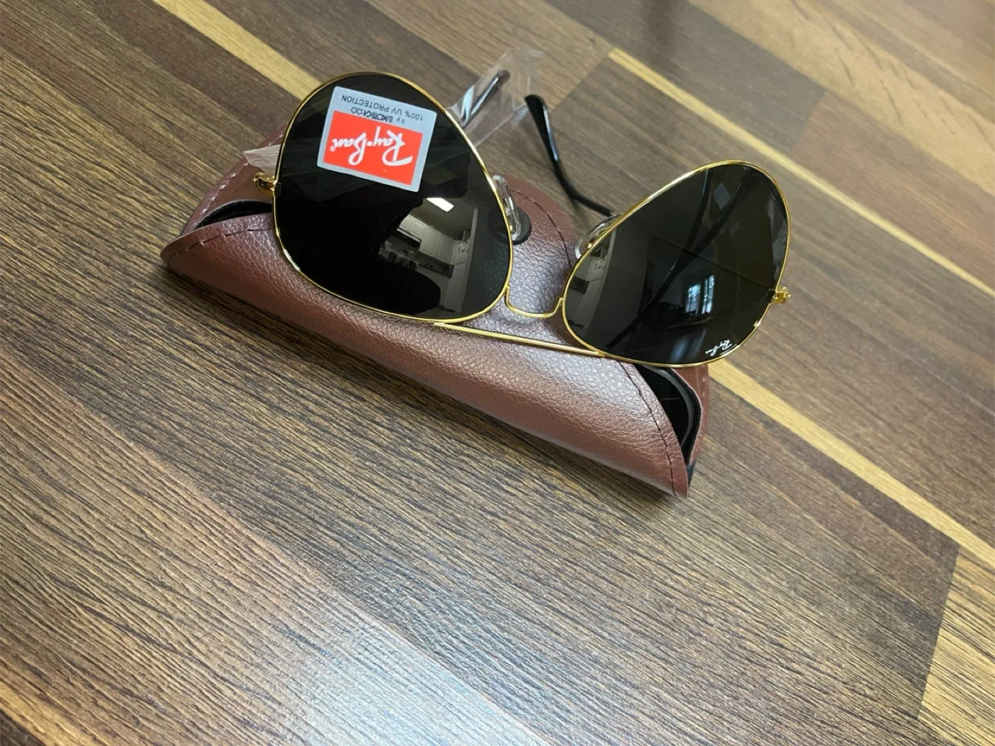 Ray-Ban Aviator Sunglasses with Case image indicator(5)