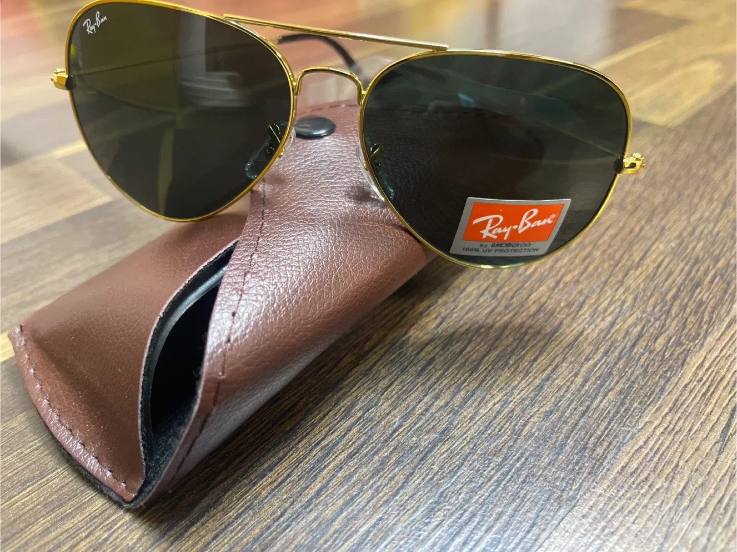 Ray-Ban Aviator Sunglasses with Case image indicator(2)