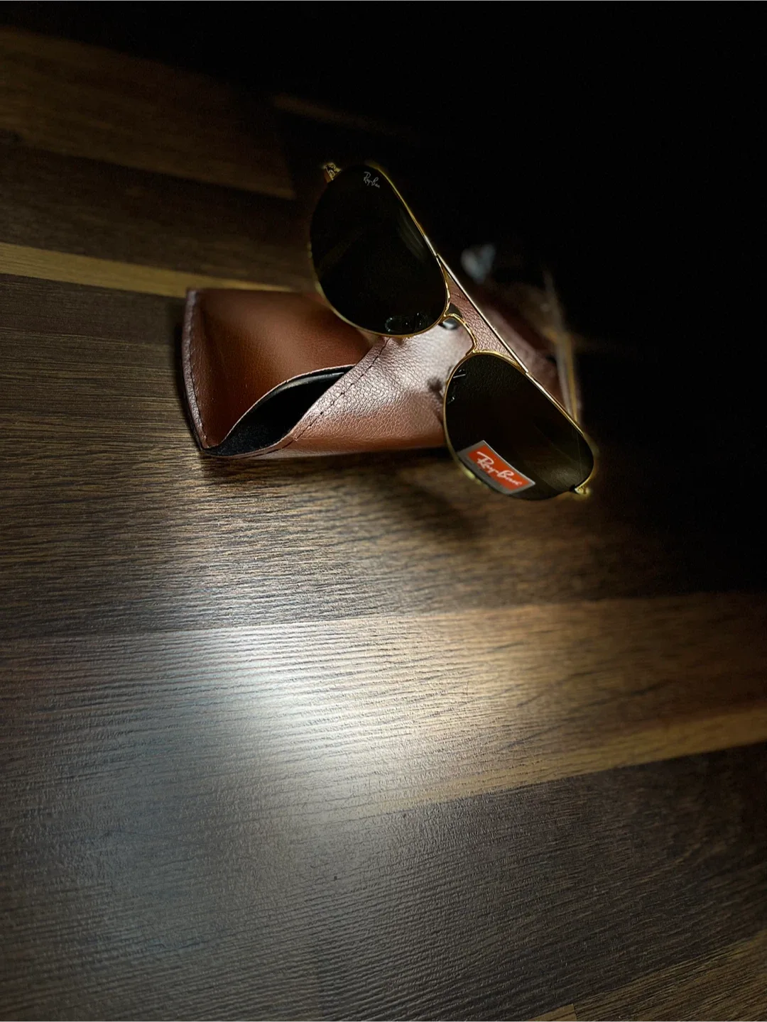 Ray-Ban Aviator Sunglasses with Case image indicator(8)