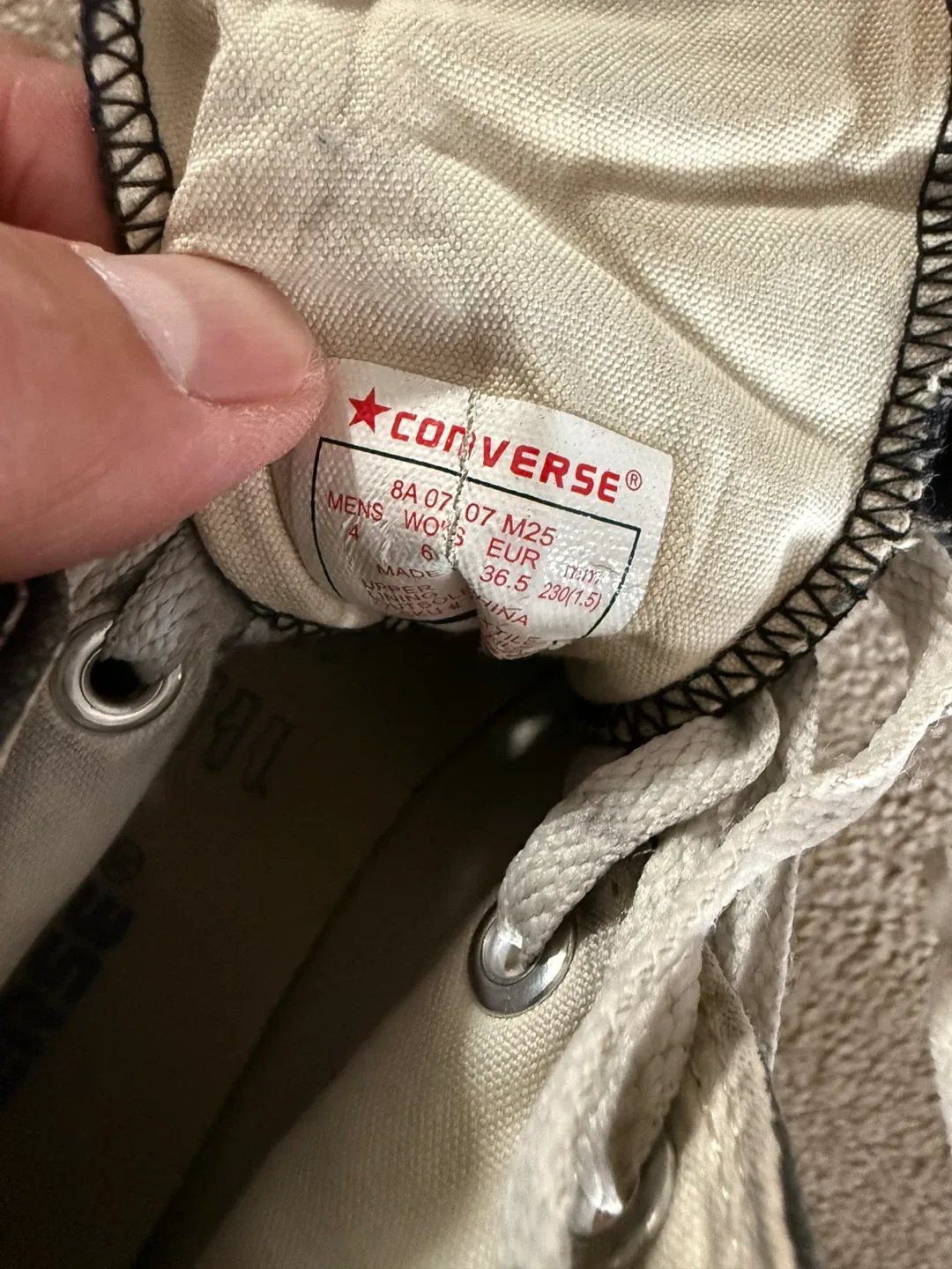 Converse Chuck Taylor All Star High Top - Size 6 image indicator(3)