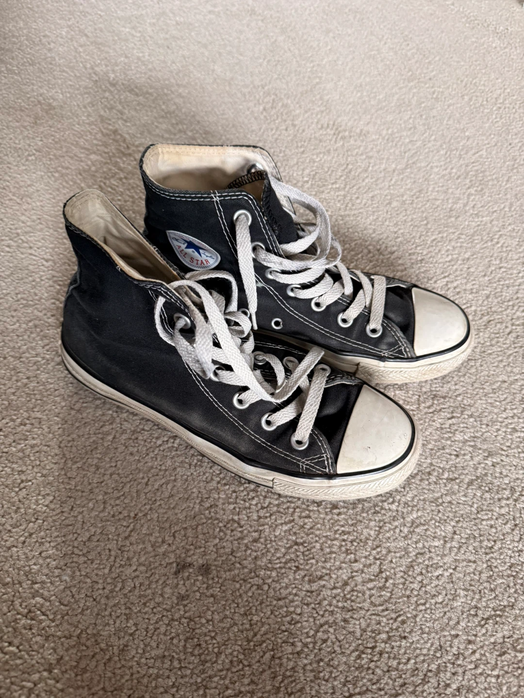 Converse Chuck Taylor All Star High Top - Size 6