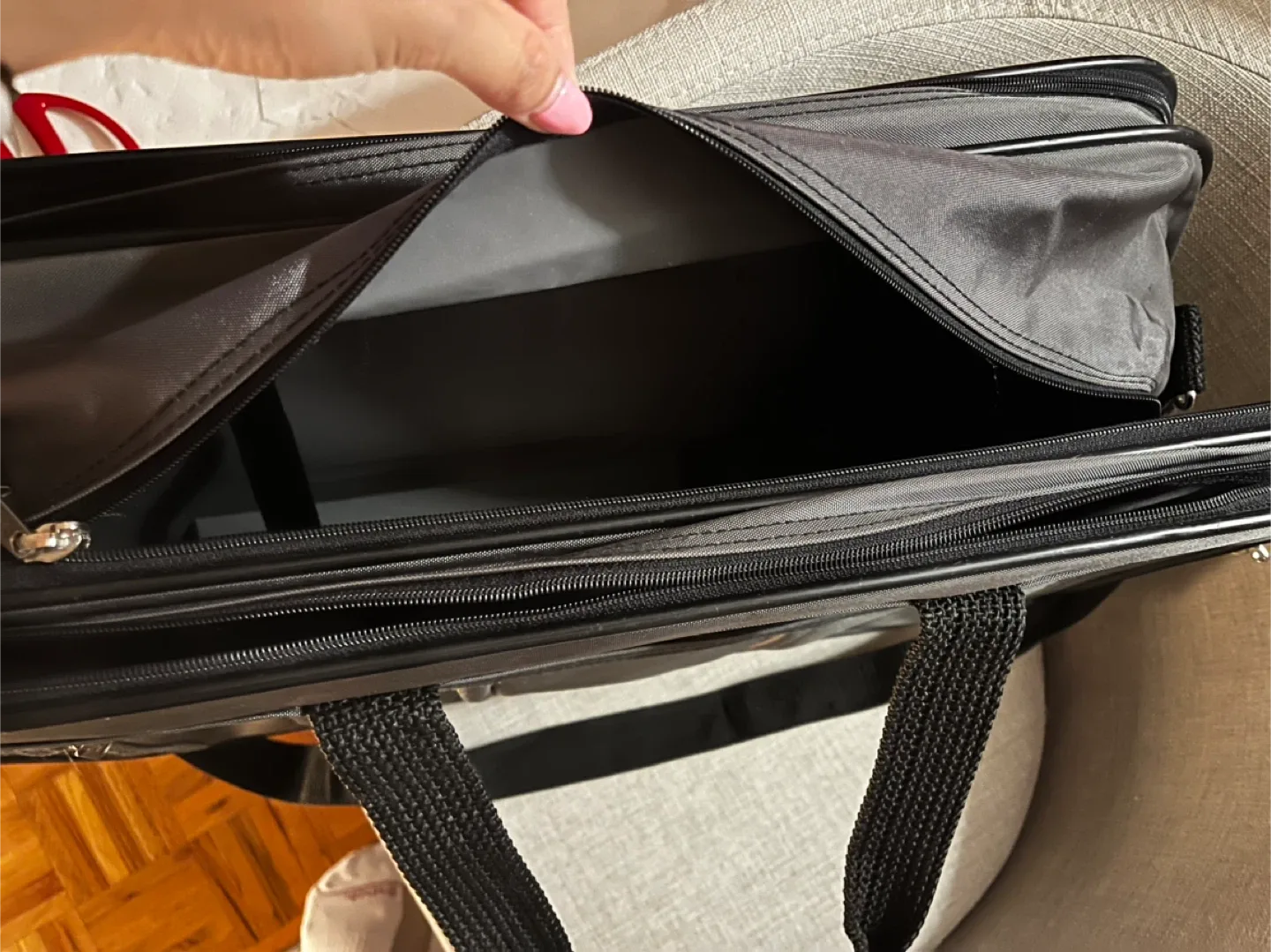 Samsonite Soft Suitcase (carry on) image indicator(2)