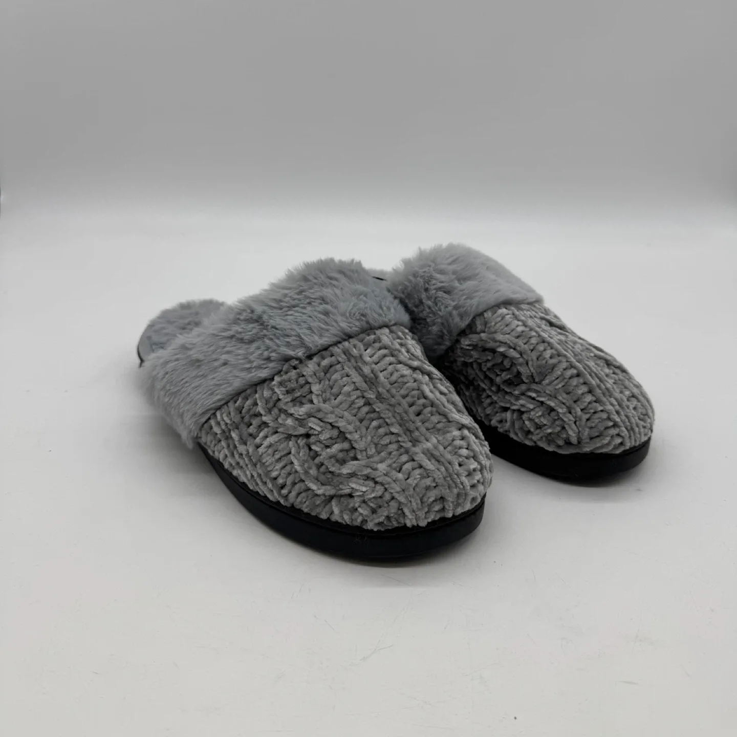 Cozy Women's Gray Knit Faux Fur Slippers - Size L thumbnail