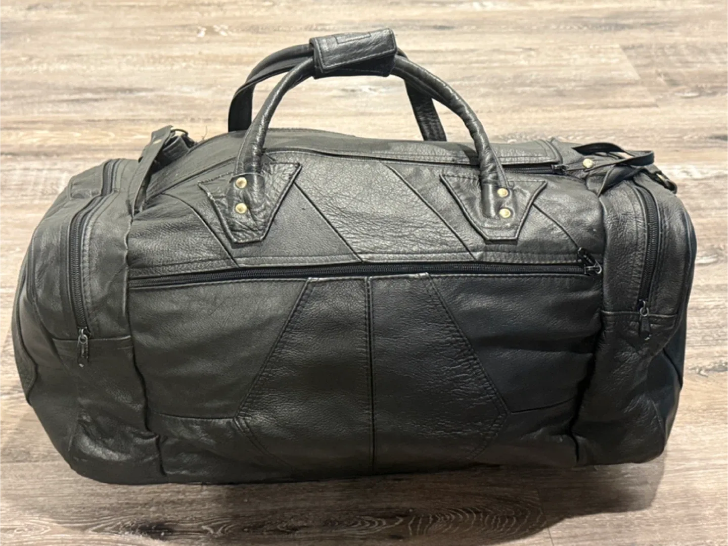 Black Leather Weekend Travel Bag - Great condition image indicator(4)