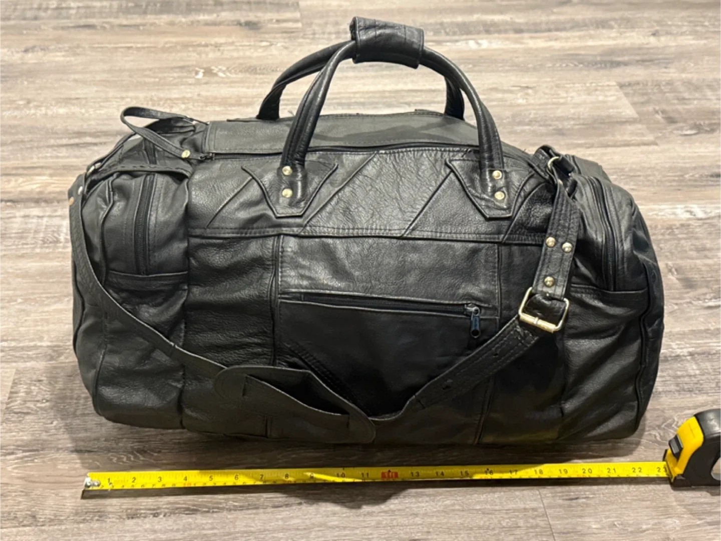 Black Leather Weekend Travel Bag - Great condition image indicator(2)
