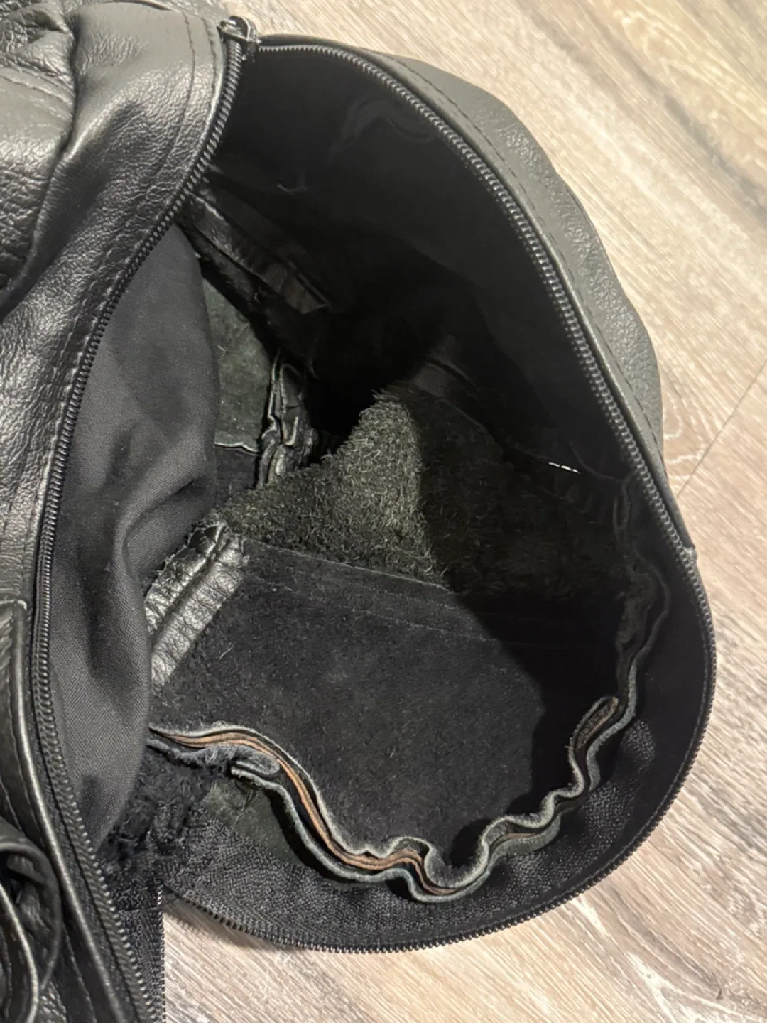 Black Leather Weekend Travel Bag - Great condition image indicator(7)