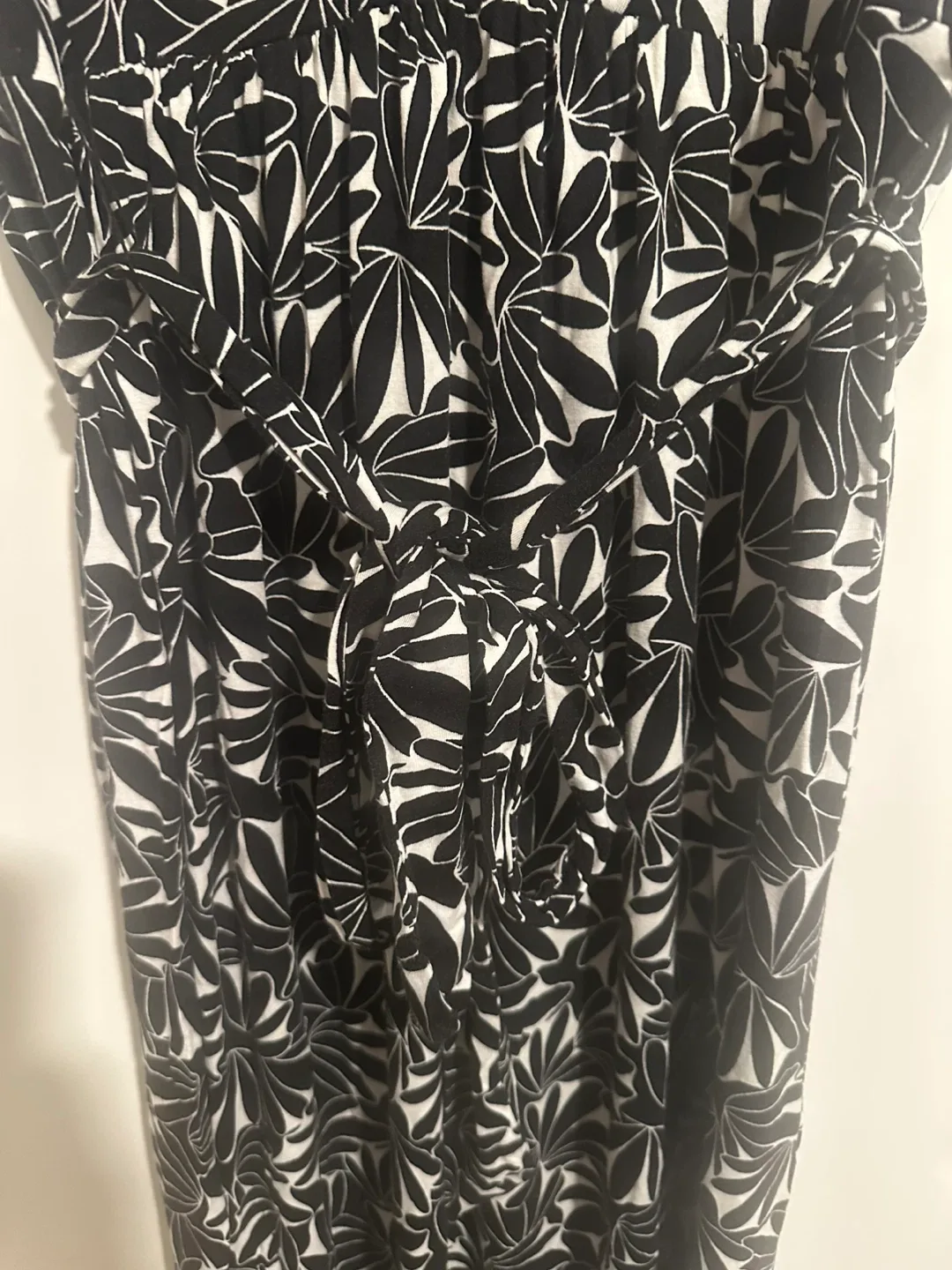 Black & White Floral Print Maxi Dress image indicator(3)