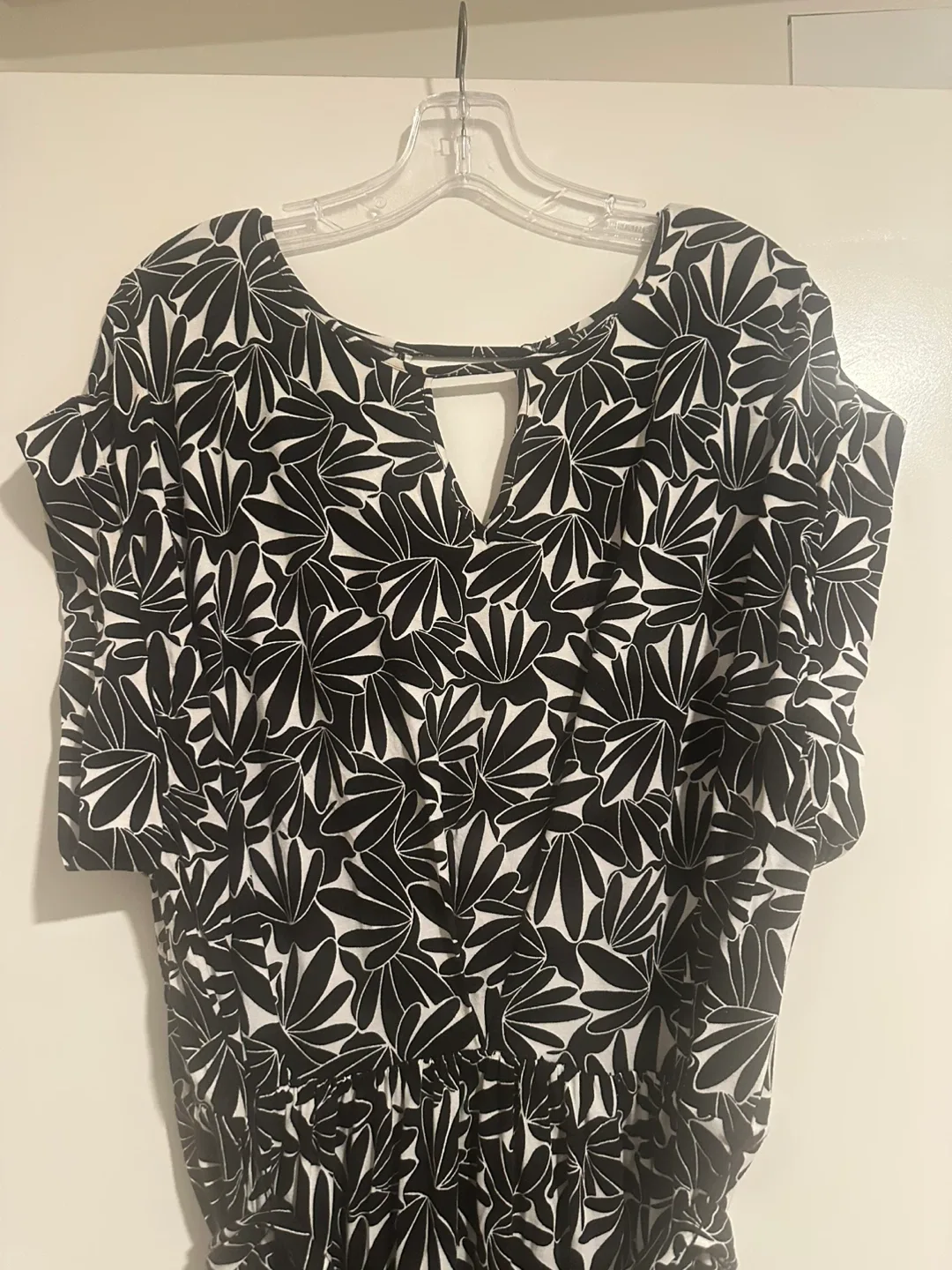 Black & White Floral Print Maxi Dress image indicator(2)