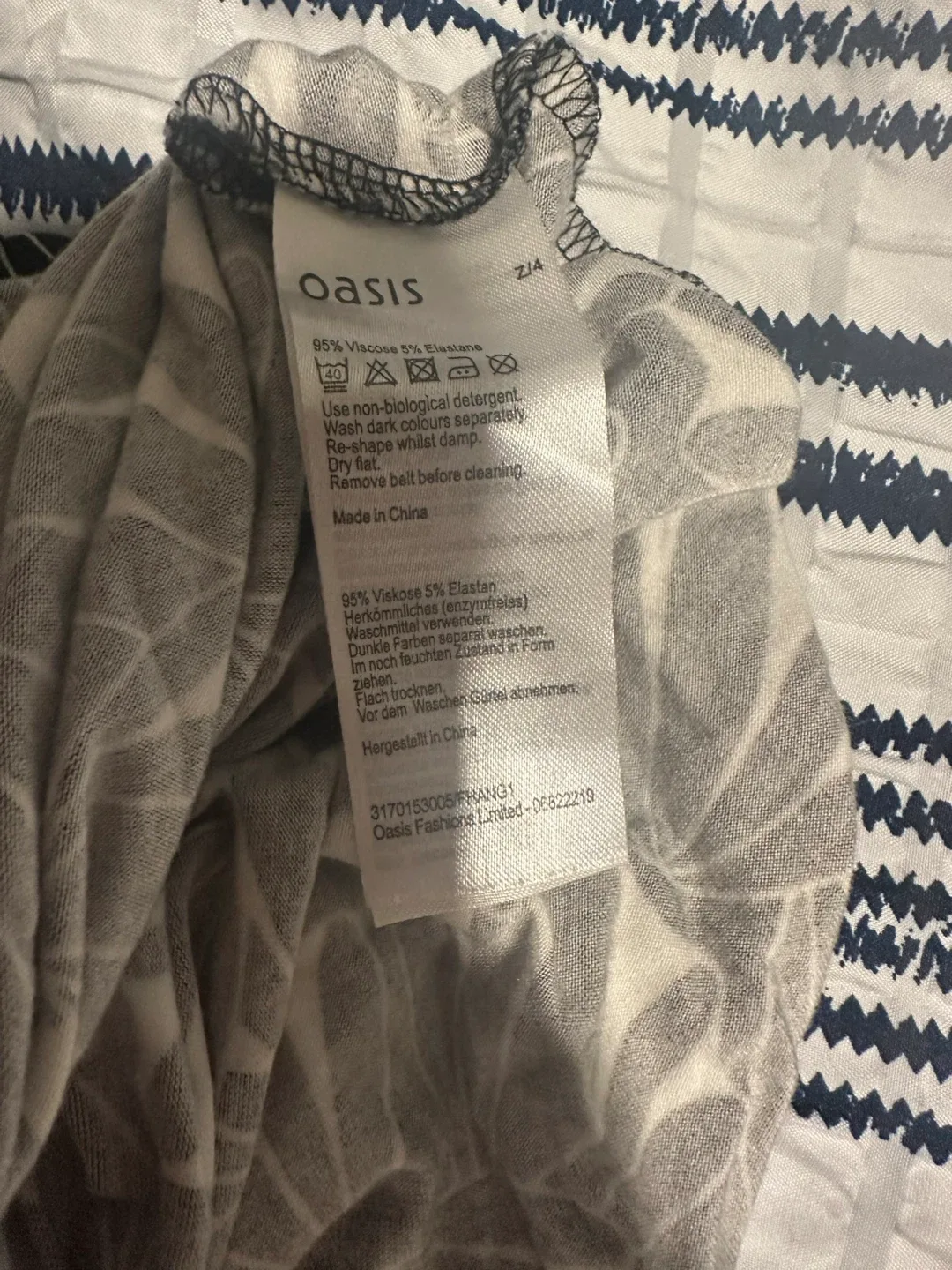 Black & White Floral Print Maxi Dress image indicator(6)