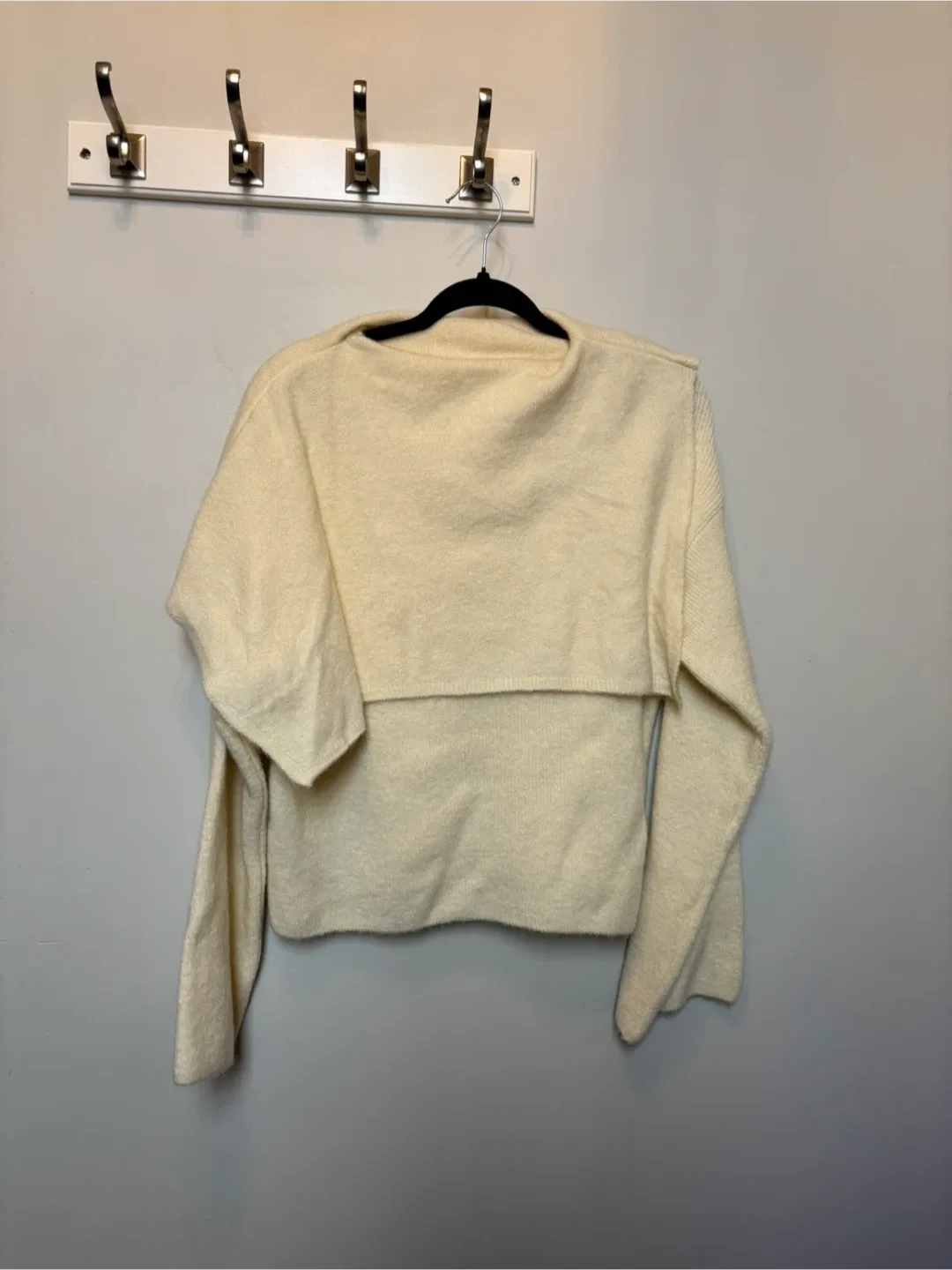 Zara Cream Knit Sweater - Size M image indicator(2)