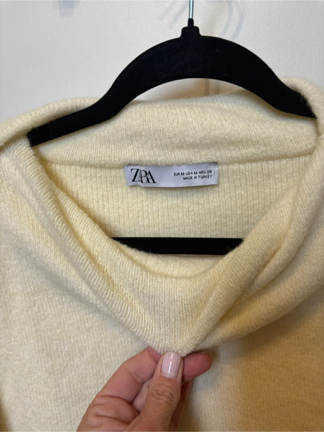 Zara Cream Knit Sweater - Size M image indicator(3)