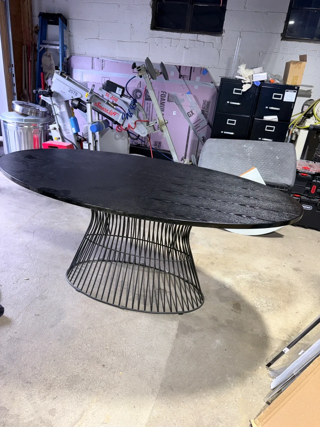 Black Oval Dining Table image indicator(4)