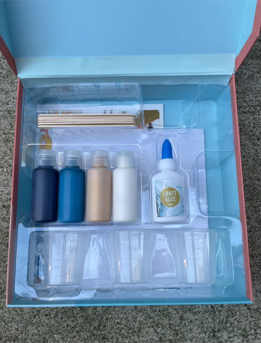 Ultimate Paint Pouring Art Deluxe Box Set + 3 Canvases image indicator(6)