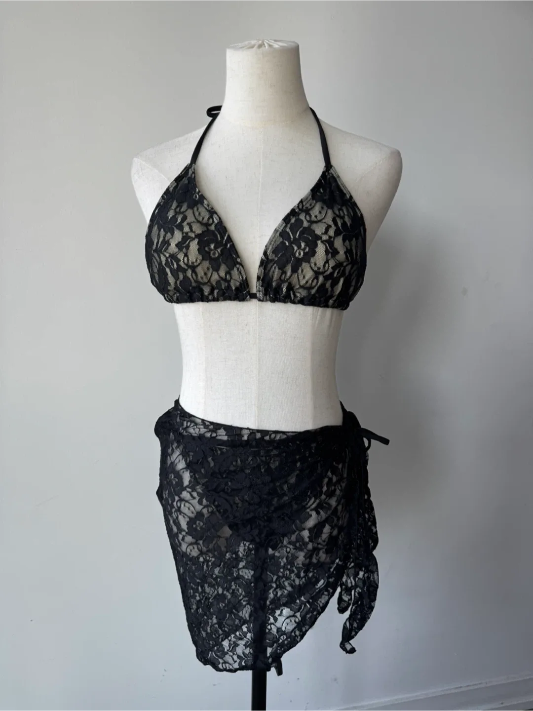 [NEW] Lace Bikini Set with Sarong - Black thumbnail