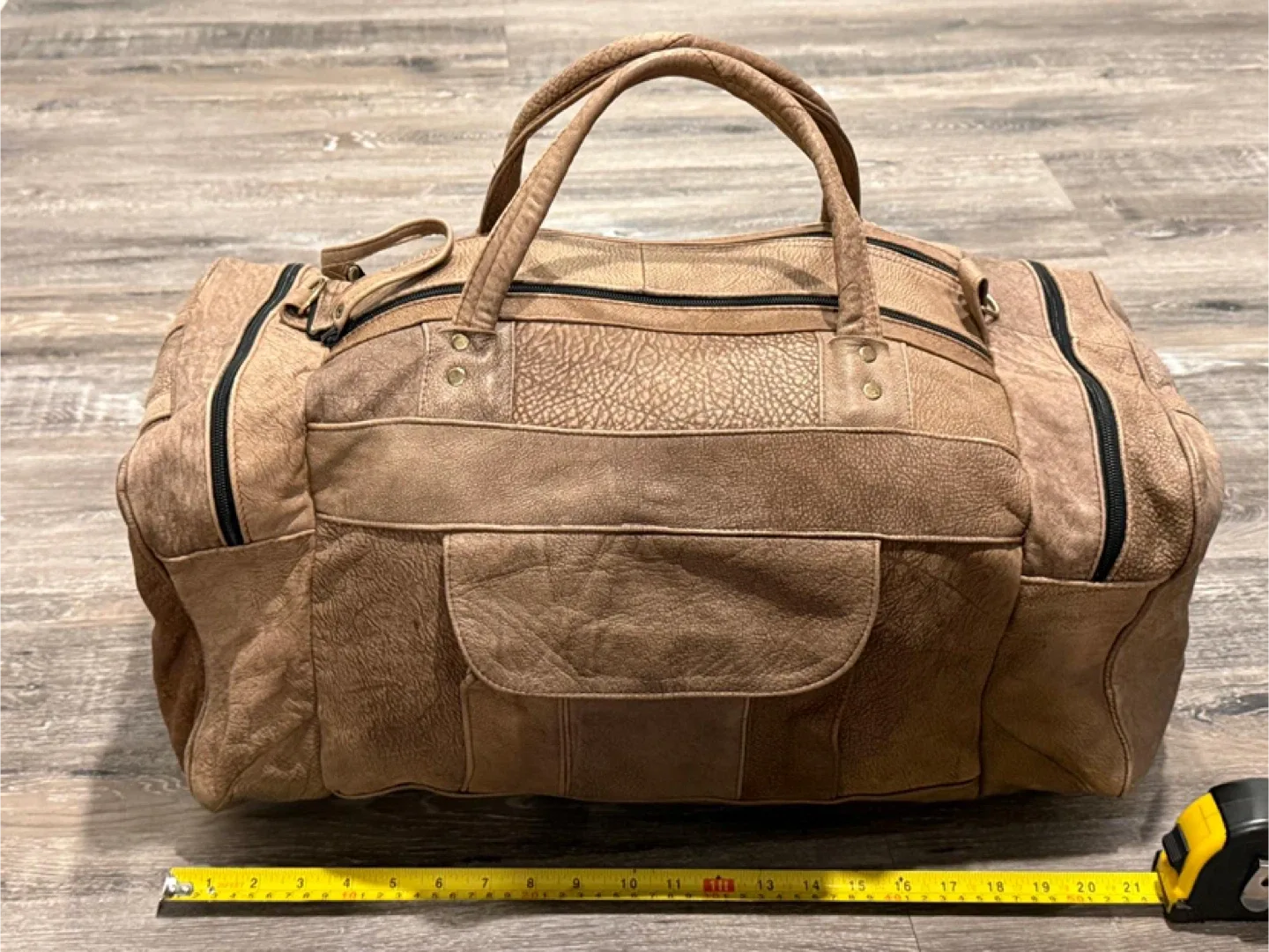 Leather Weekend Bag great condition image indicator(4)