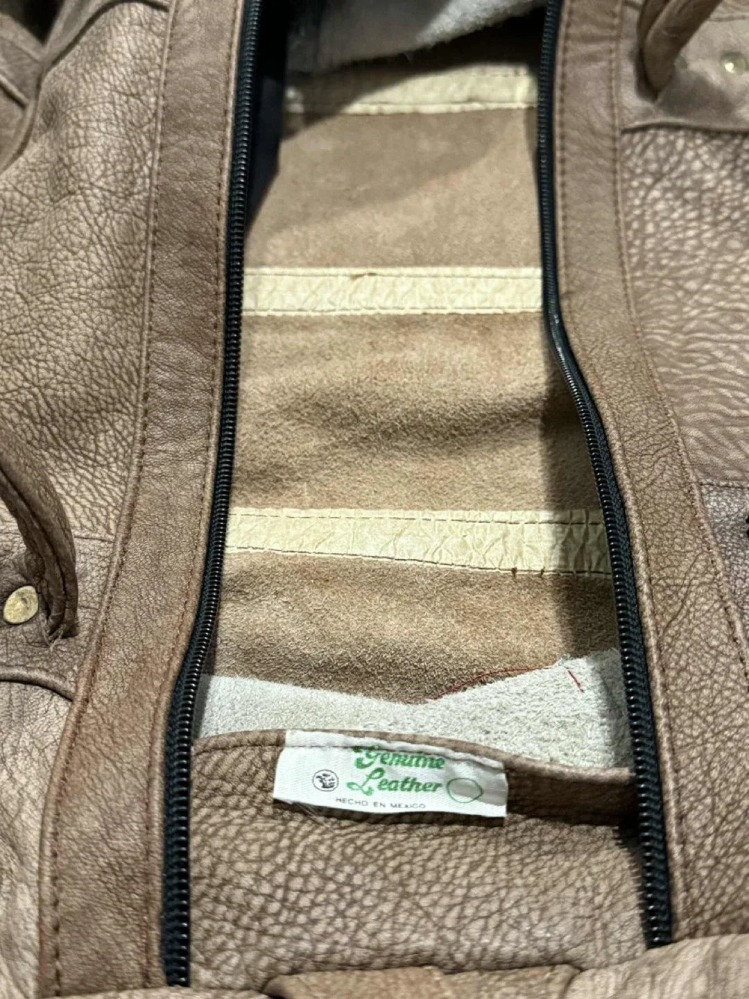 Leather Weekend Bag great condition image indicator(7)