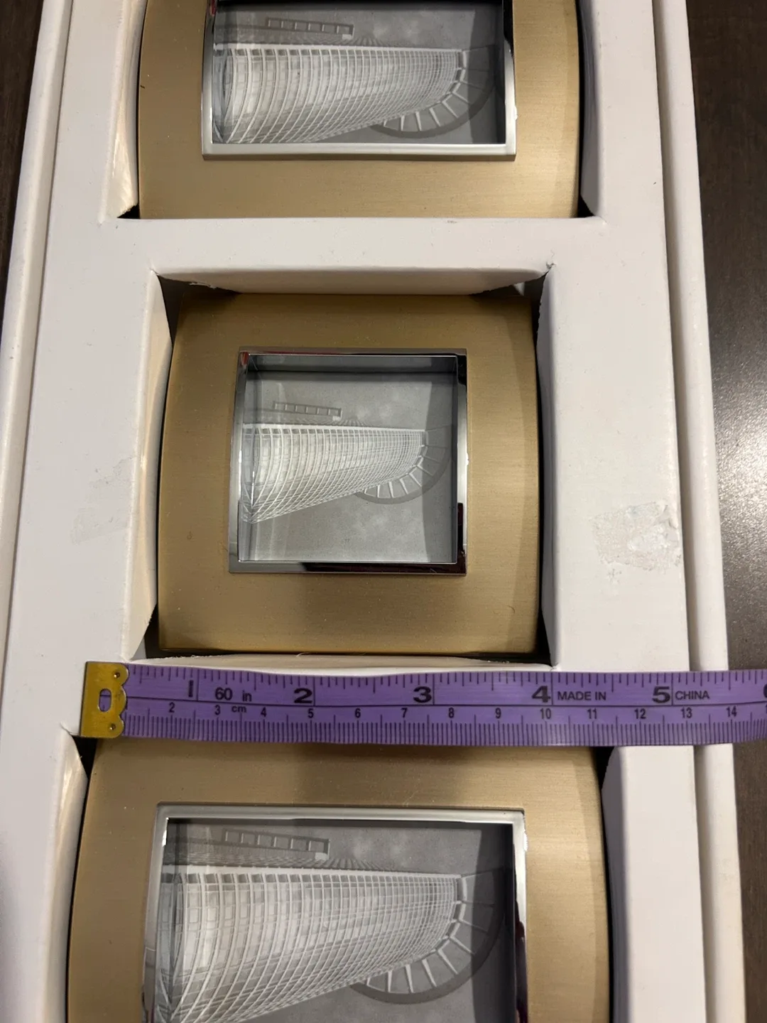 Set of 3 Gold Picture Frames image indicator(2)