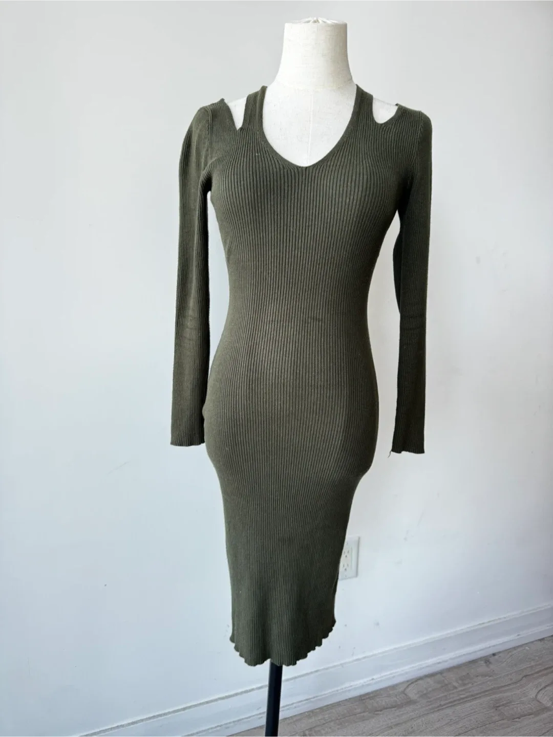 Knitted Fall/Winter Dark Green Dress - Small thumbnail