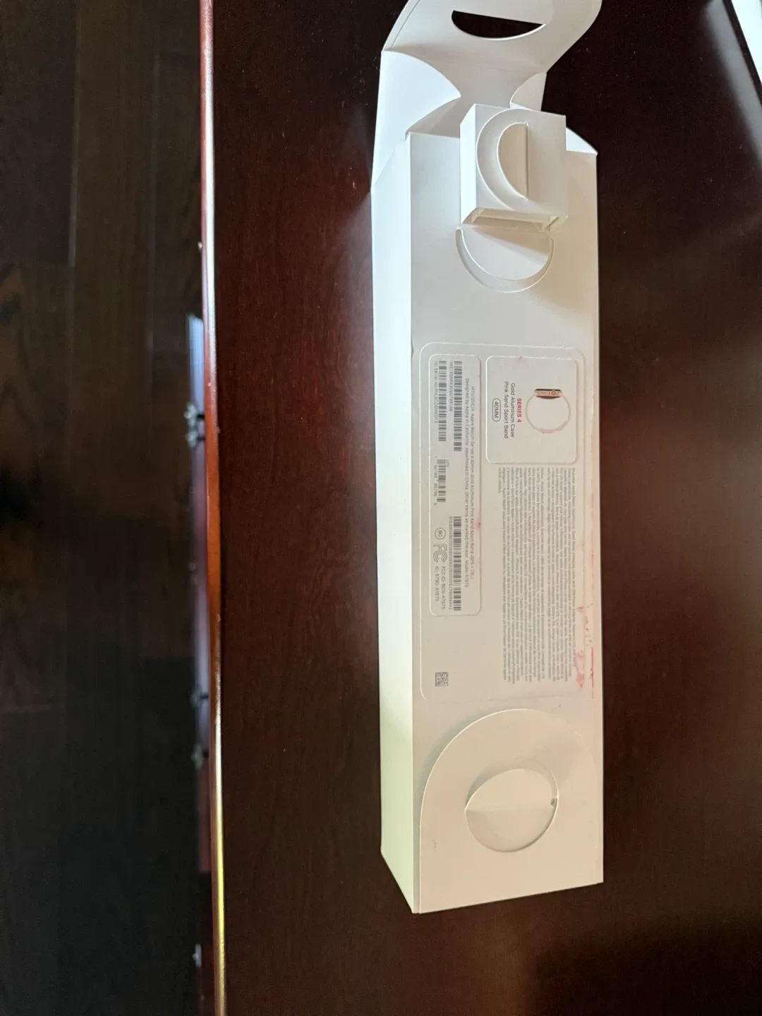 Apple Watch Series 4 40mm Gold - Like New! image indicator(2)