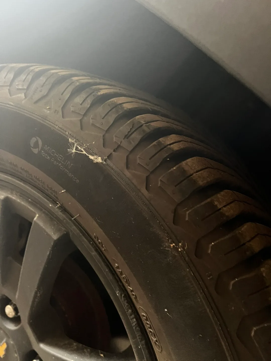 All weather Michelin 215/60R16 Tire image indicator(3)