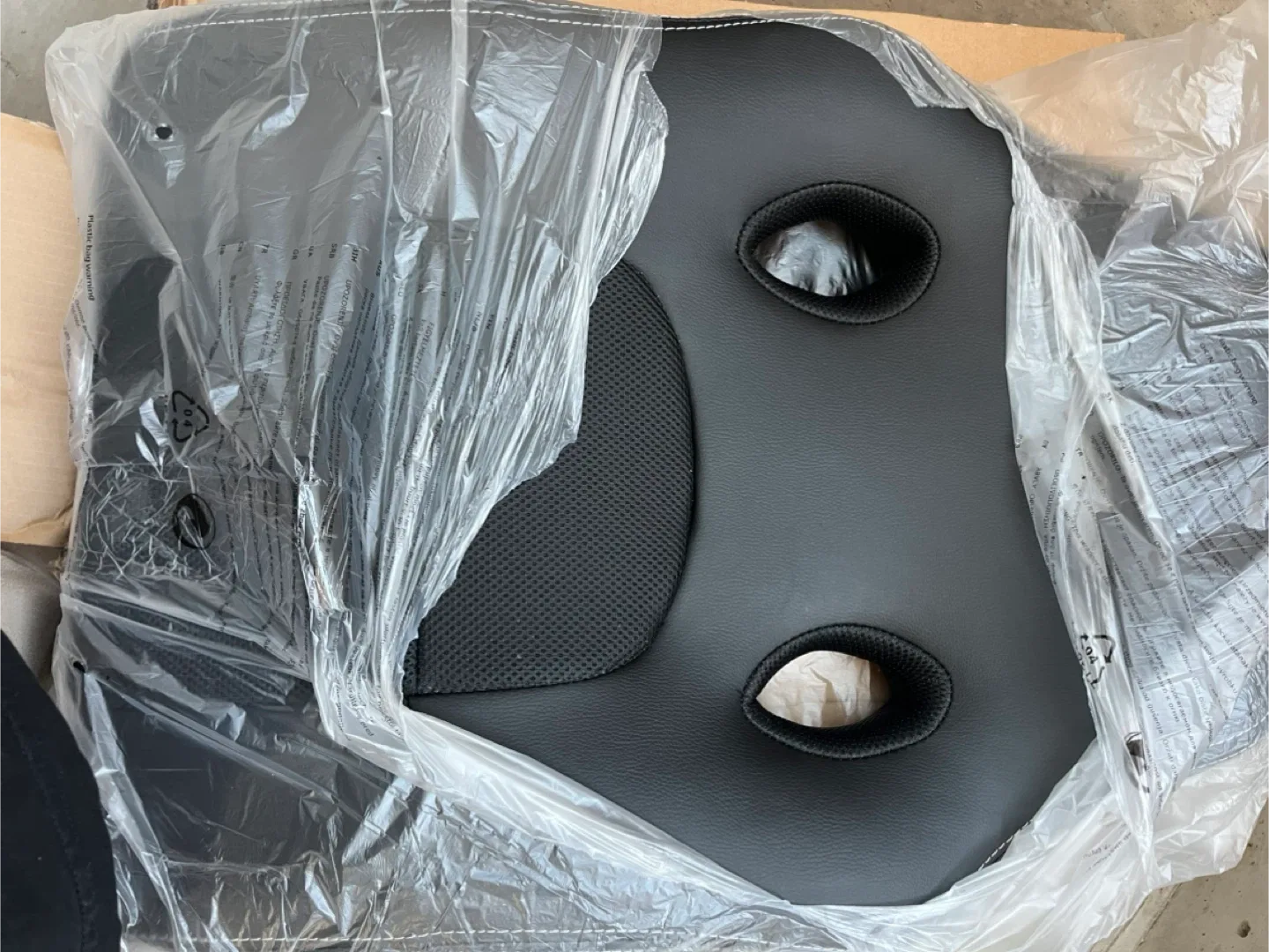 New Gaming Chair - Black image indicator(2)