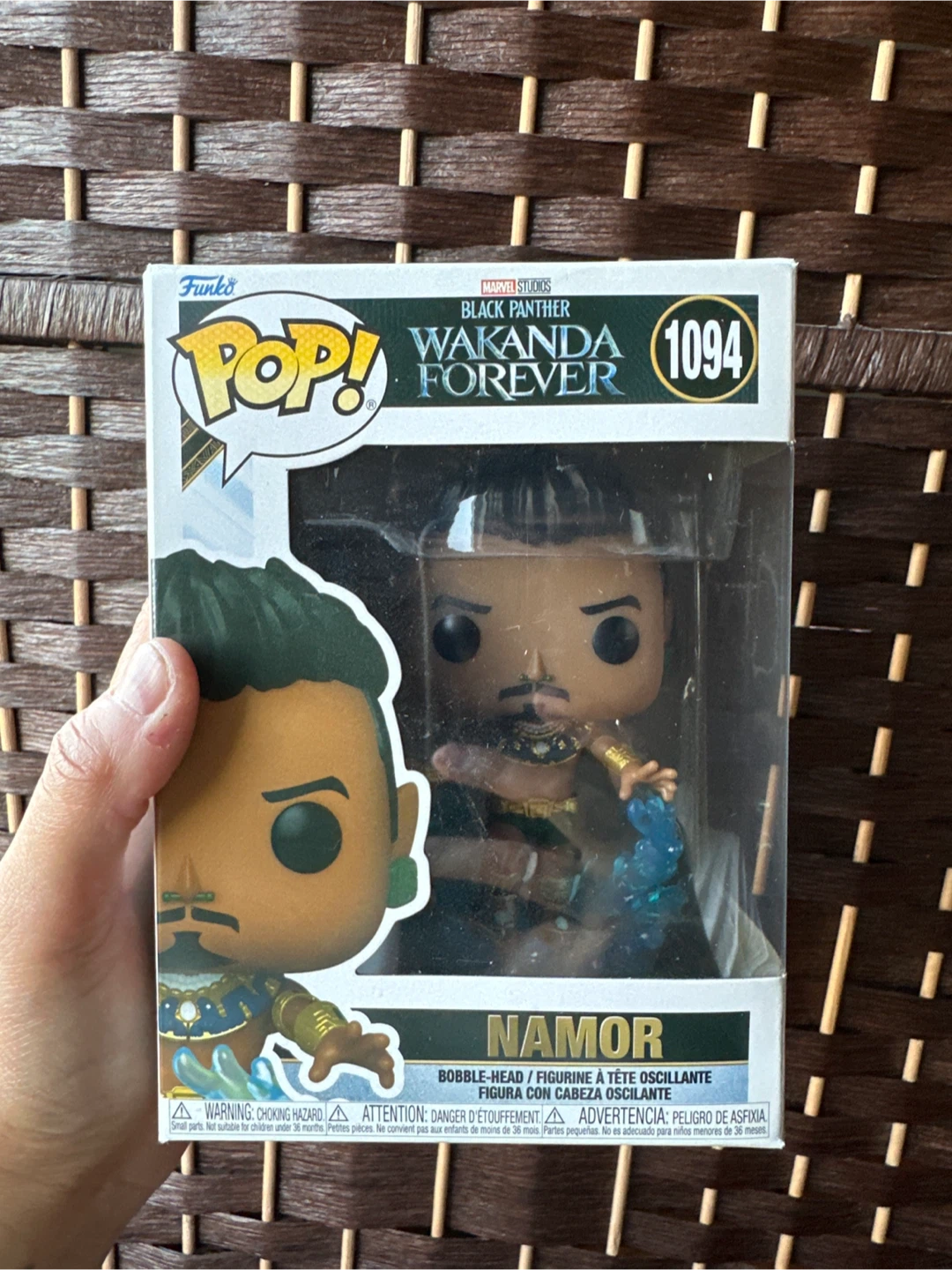 Funko Pop! Heroes Wonder Woman Golden Armor Flying #324 - photo 3