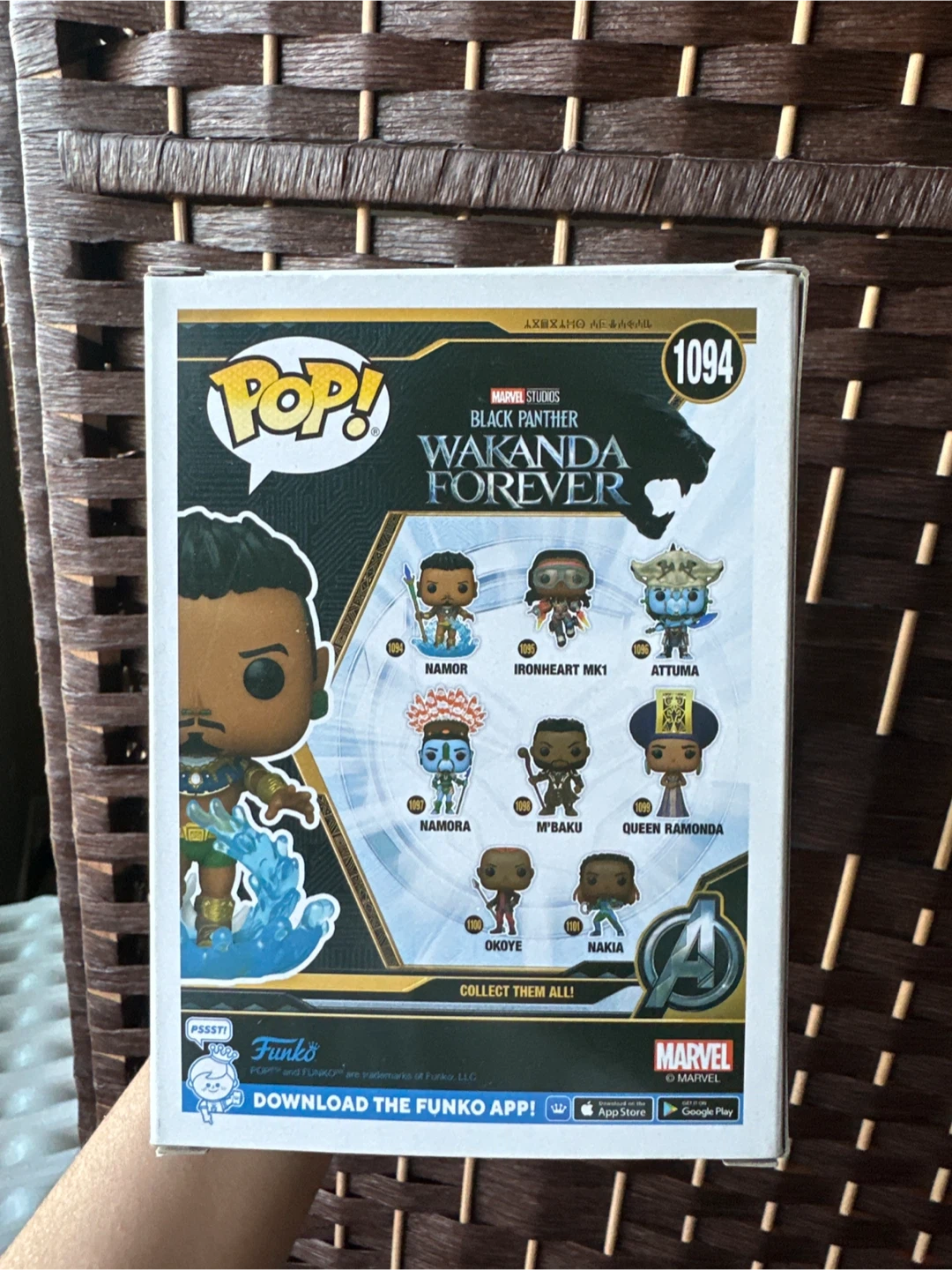 Funko Pop! Heroes Wonder Woman Golden Armor Flying #324 - photo 4