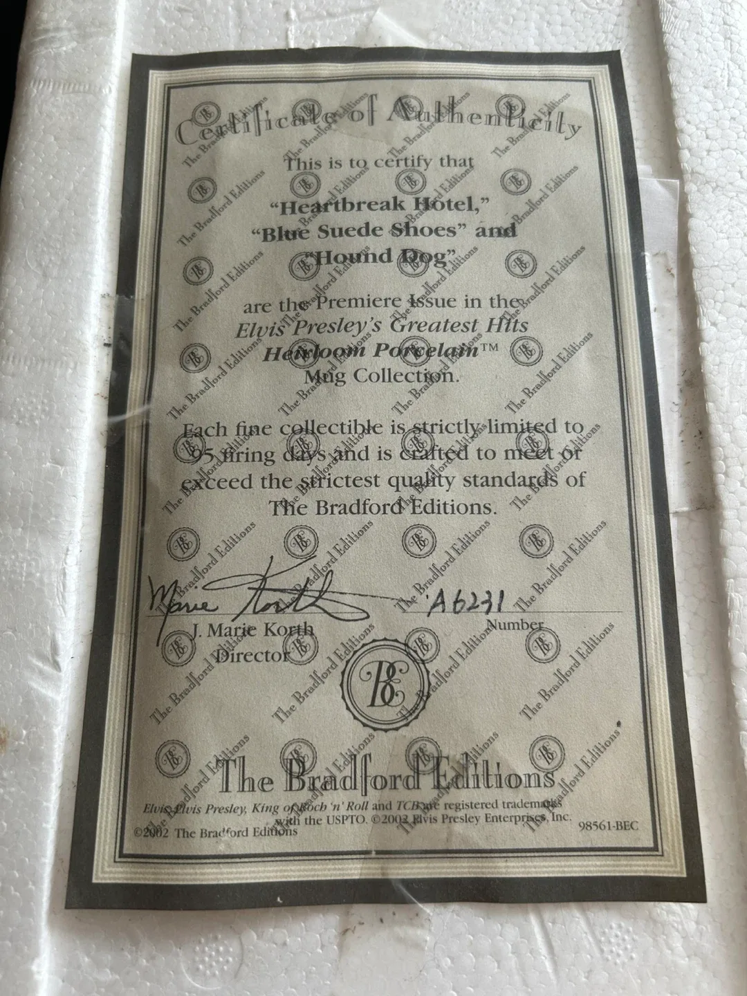 Elvis Presley Heirloom Porcelain Mug Collection image indicator(2)