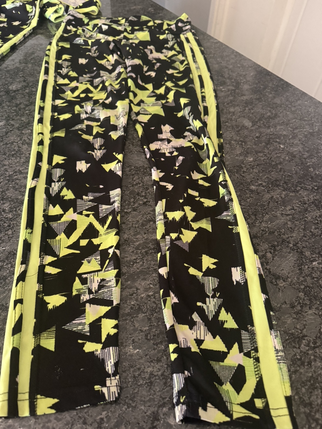 Kids' Activewear Set - Black & Neon Yellow - photo 3