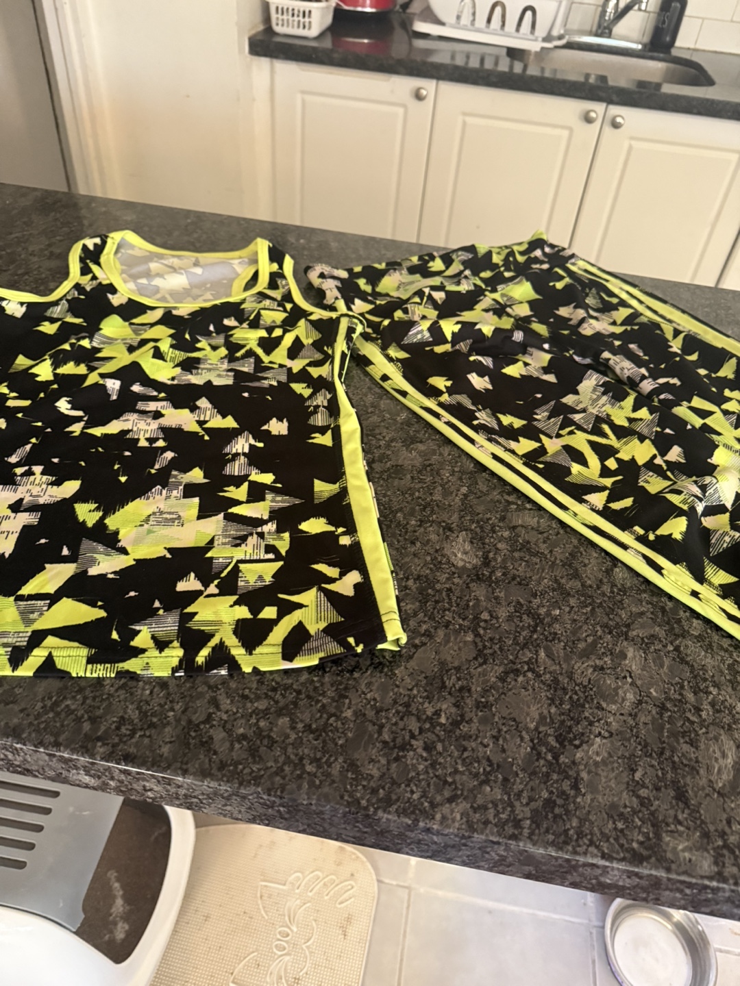 Kids' Activewear Set - Black & Neon Yellow