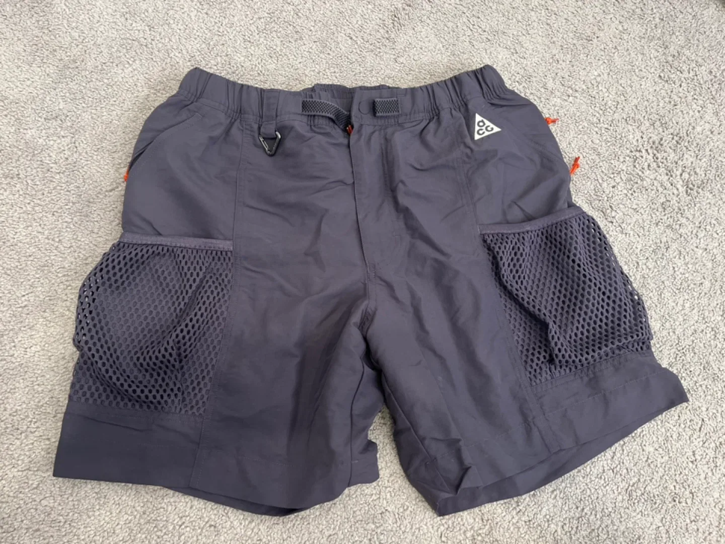 Nike ACG Cargo Shorts - Size M thumbnail