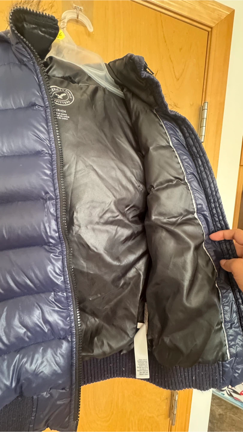 American Eagle Outfitters Puffer Vest - Size S - photo 3