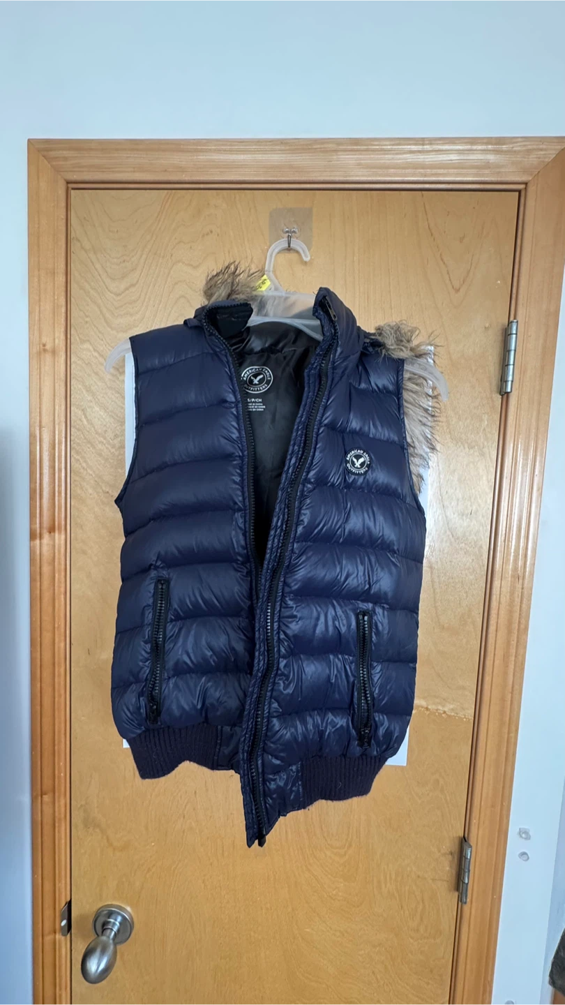 American Eagle Outfitters Puffer Vest - Size S