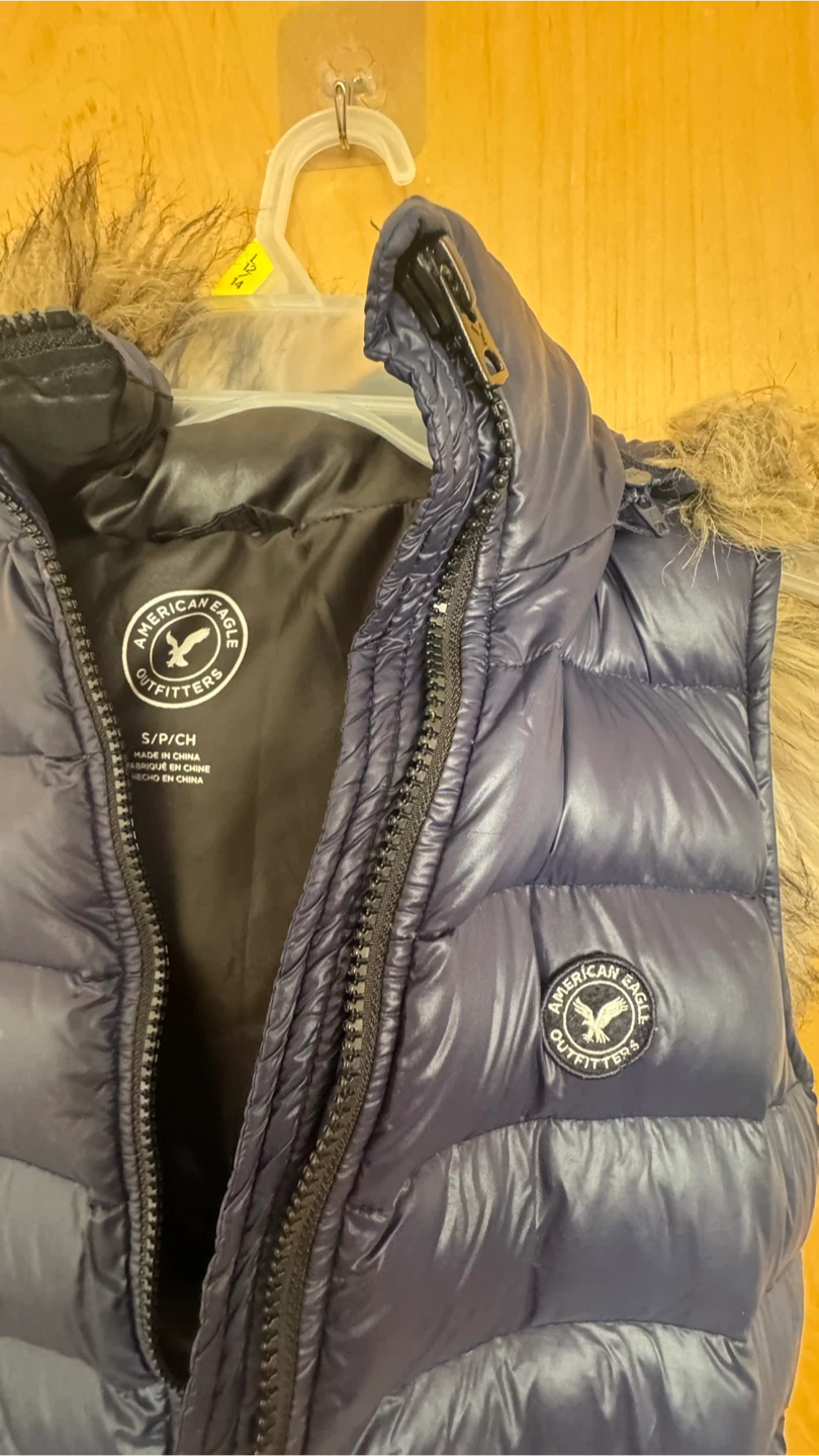 American Eagle Outfitters Puffer Vest - Size S - photo 4
