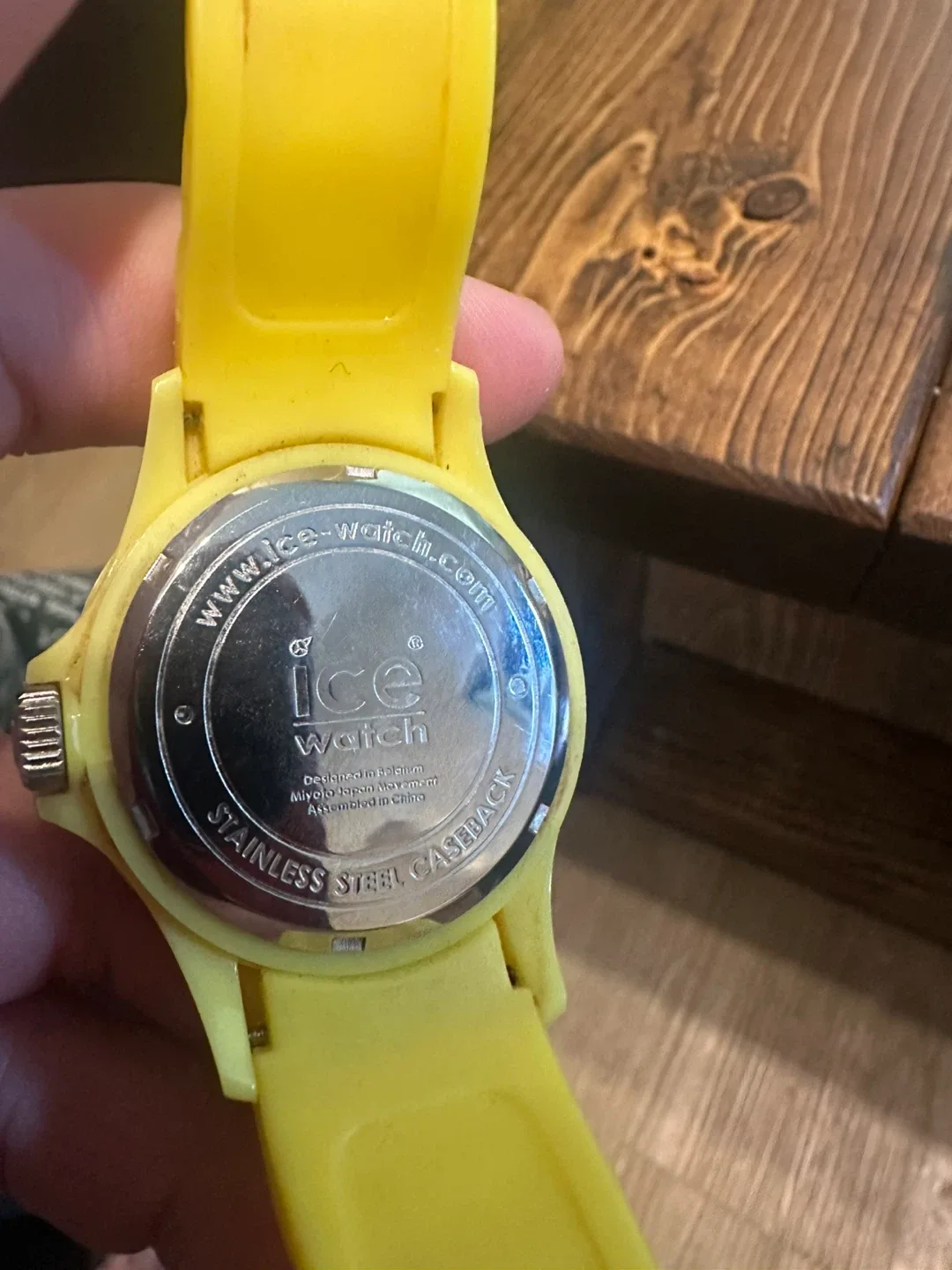 Ice Watch Yellow Rubber Strap image indicator(3)