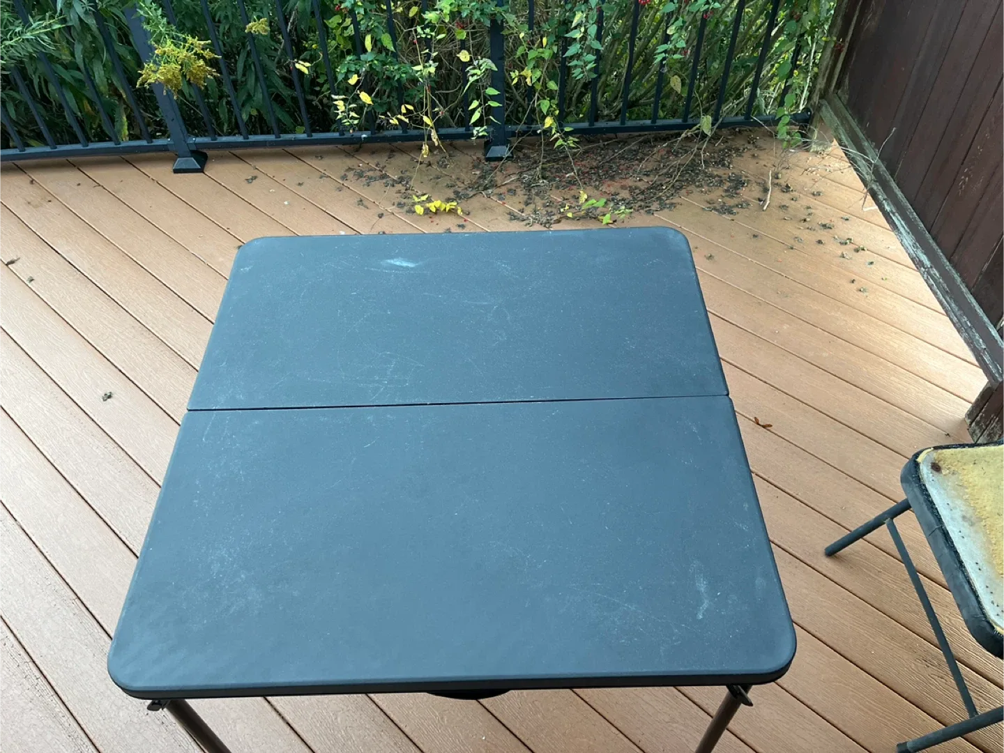 Folding Table - Black image indicator(2)