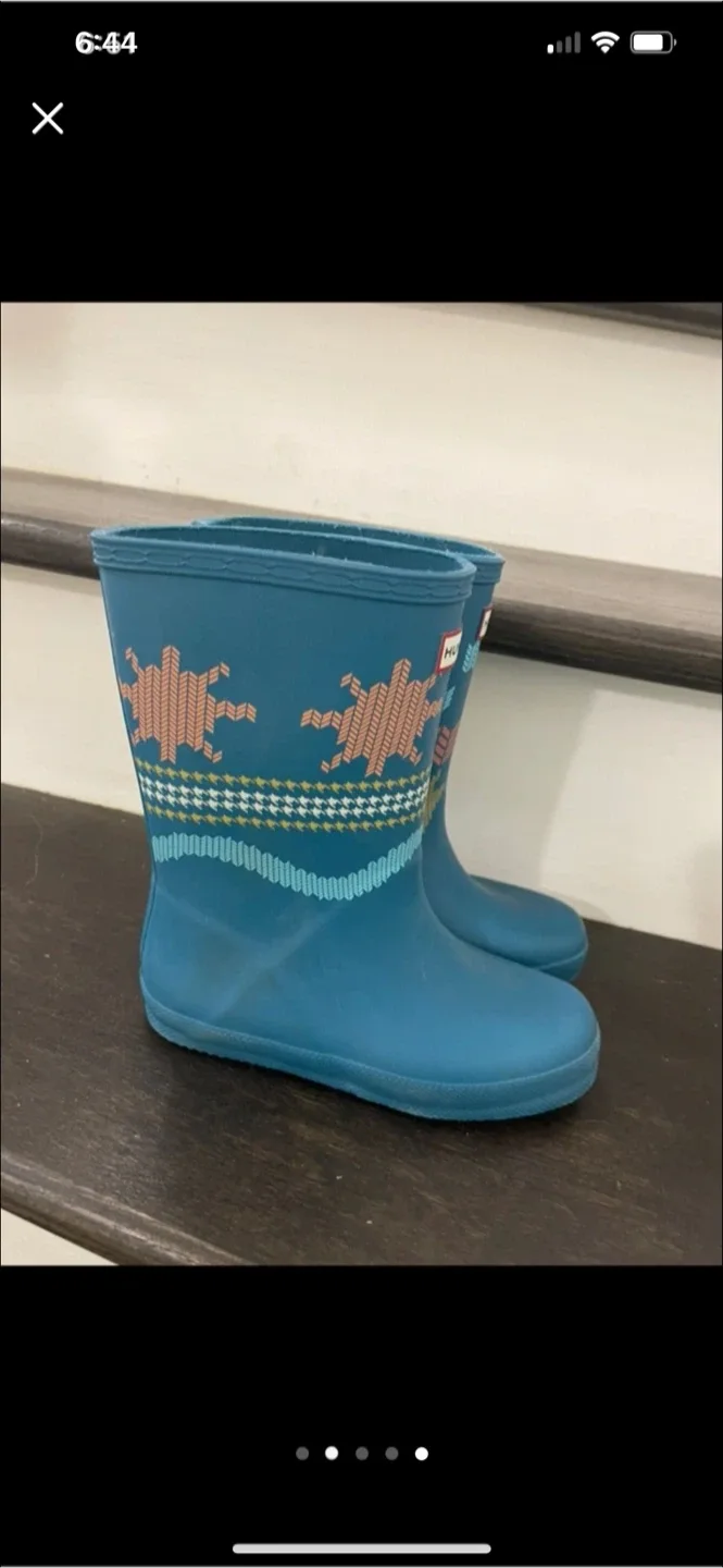 Hunter Kids' First Classic Rain Boots - Size 12 image indicator(4)