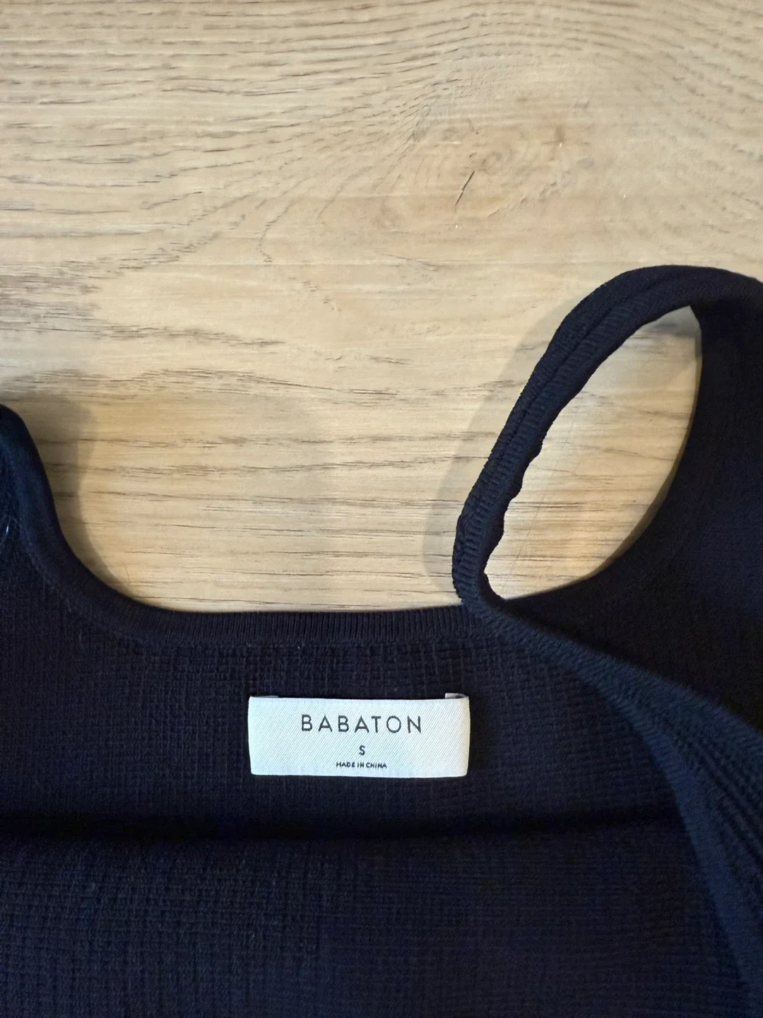 Babaton Knit Top, Patagonia Shorts, Lululemon Jacket image indicator(5)
