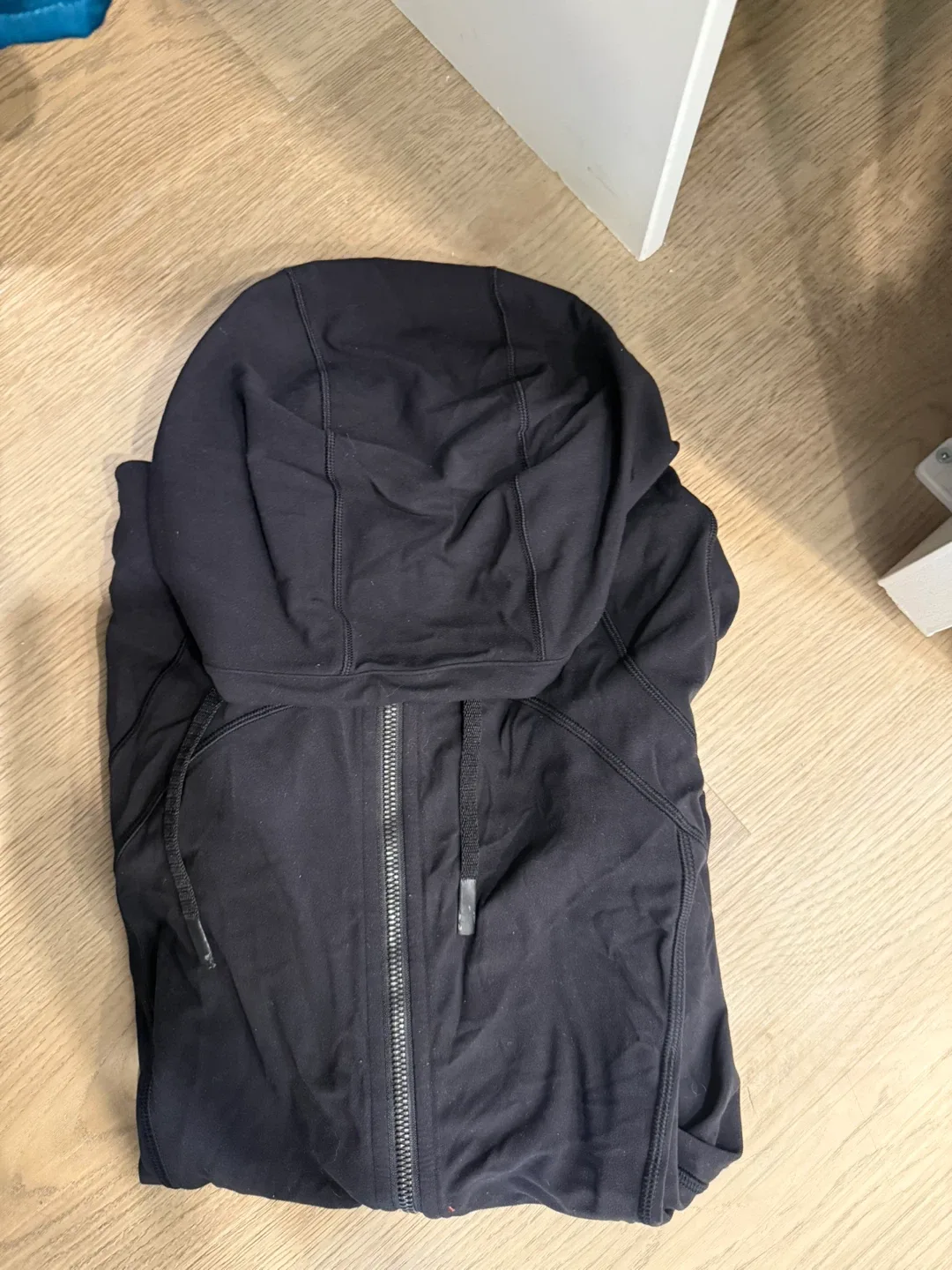 Babaton Knit Top, Patagonia Shorts, Lululemon Jacket image indicator(2)